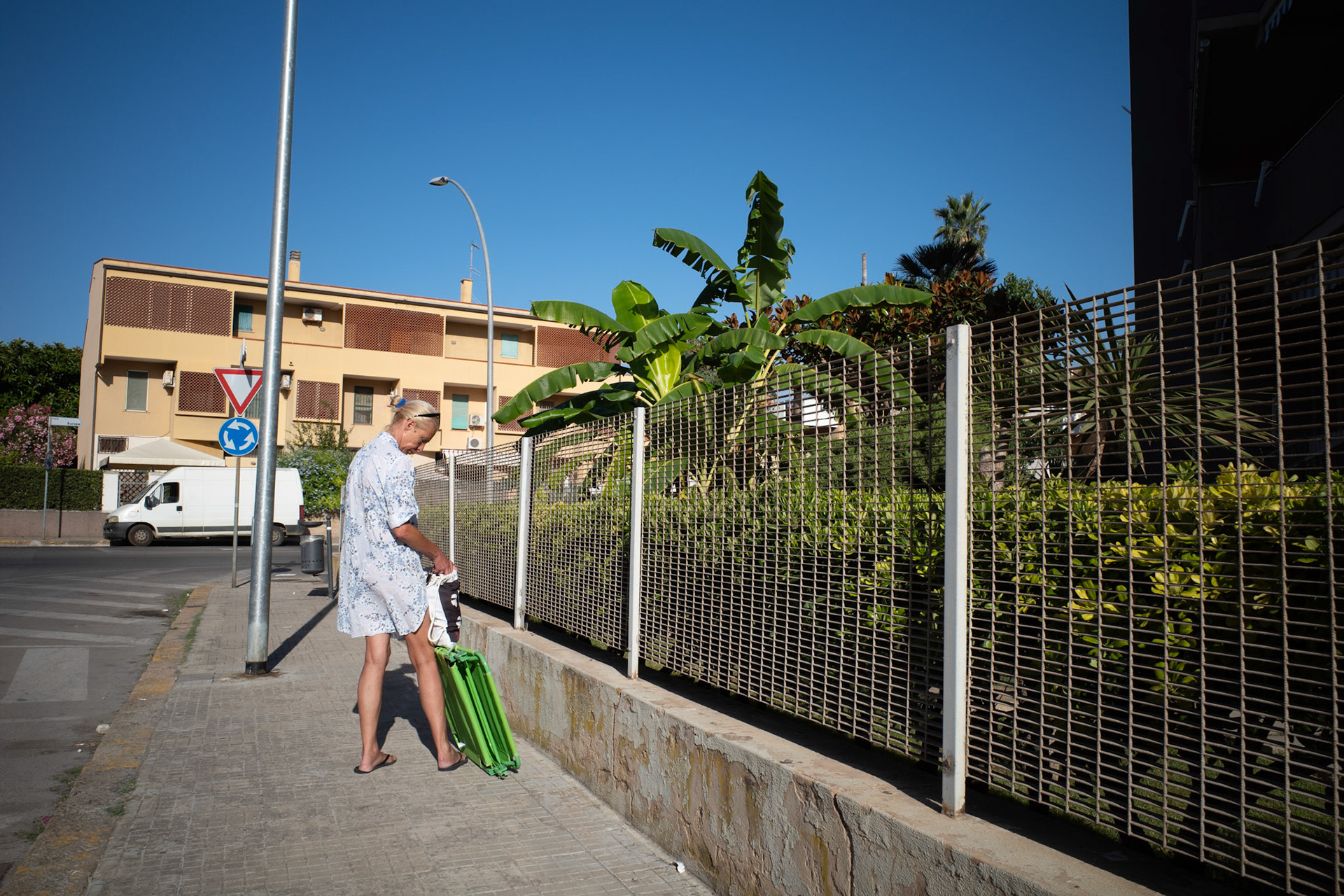 Summer pause under a blue sky