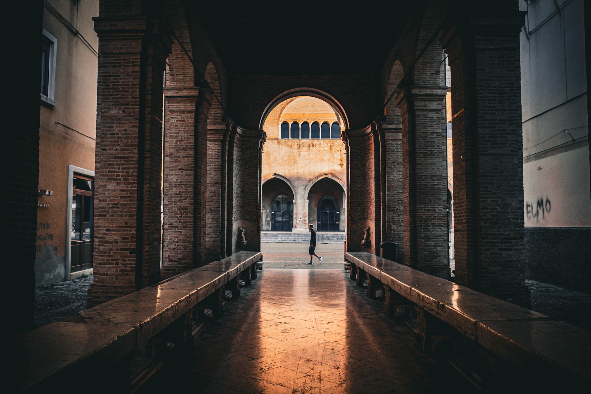 Geometries of silence