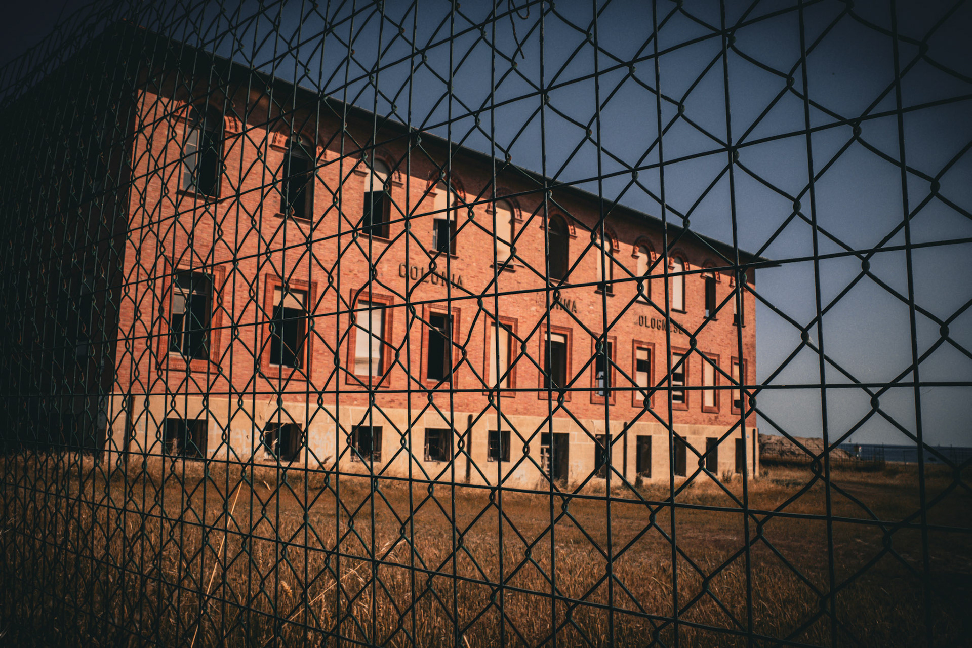 Ghosts behind the grid