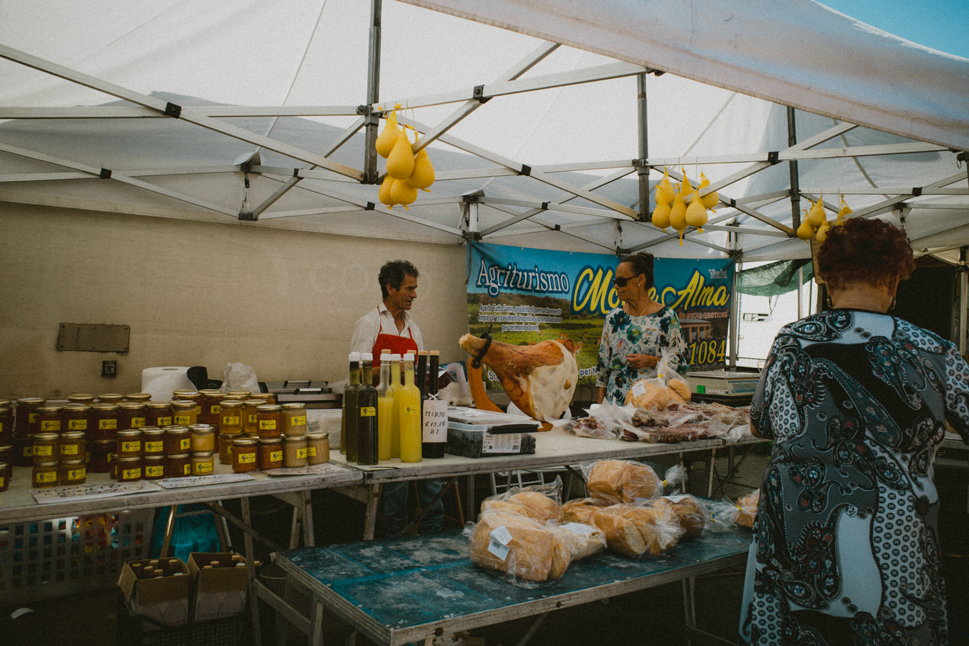 Markets of bread and voices