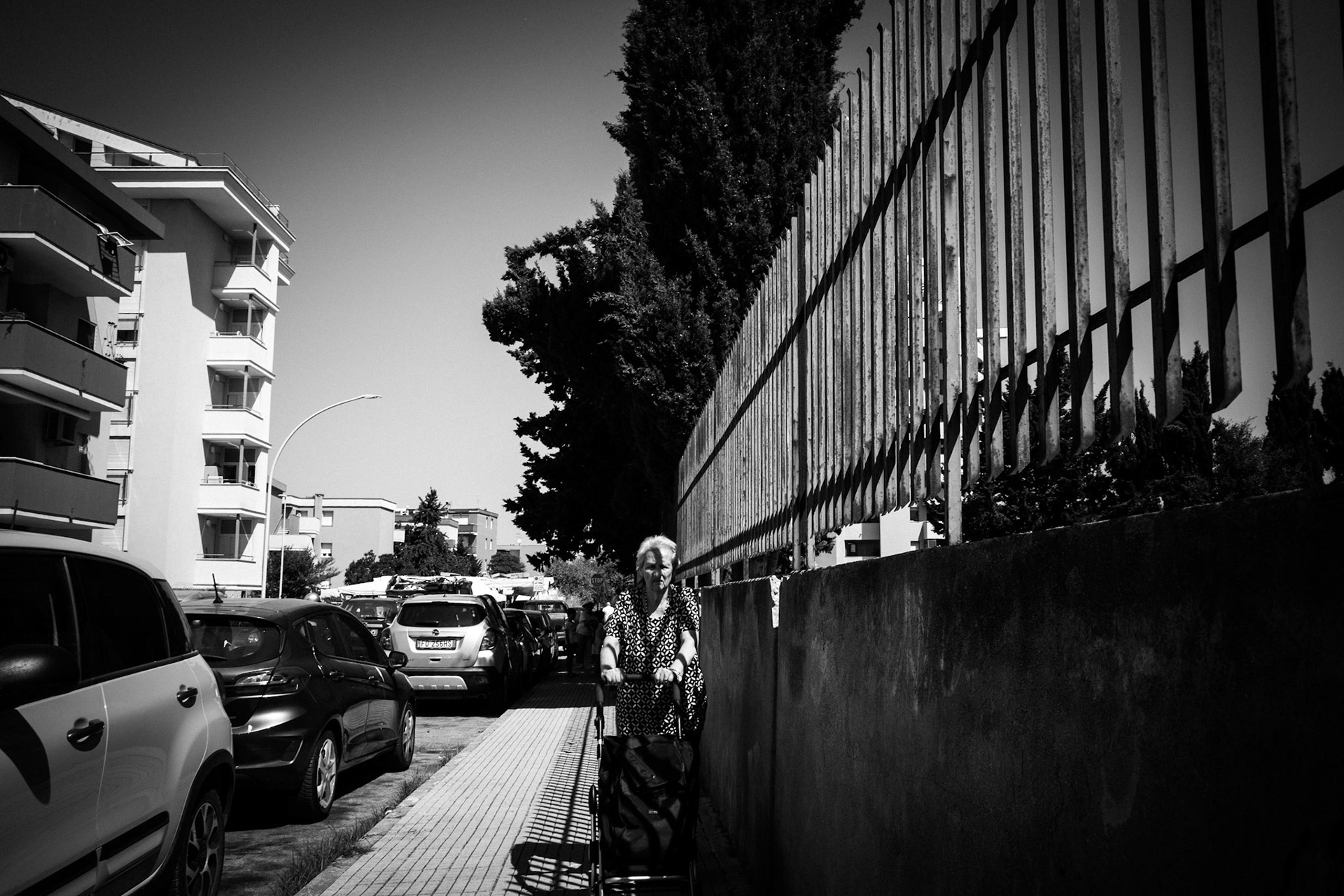 The slow rhythm of midday