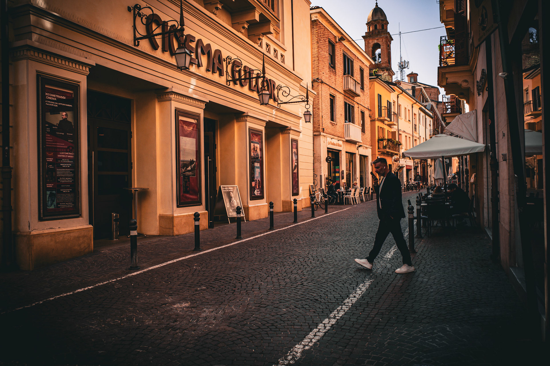 Walking through unwritten scenes