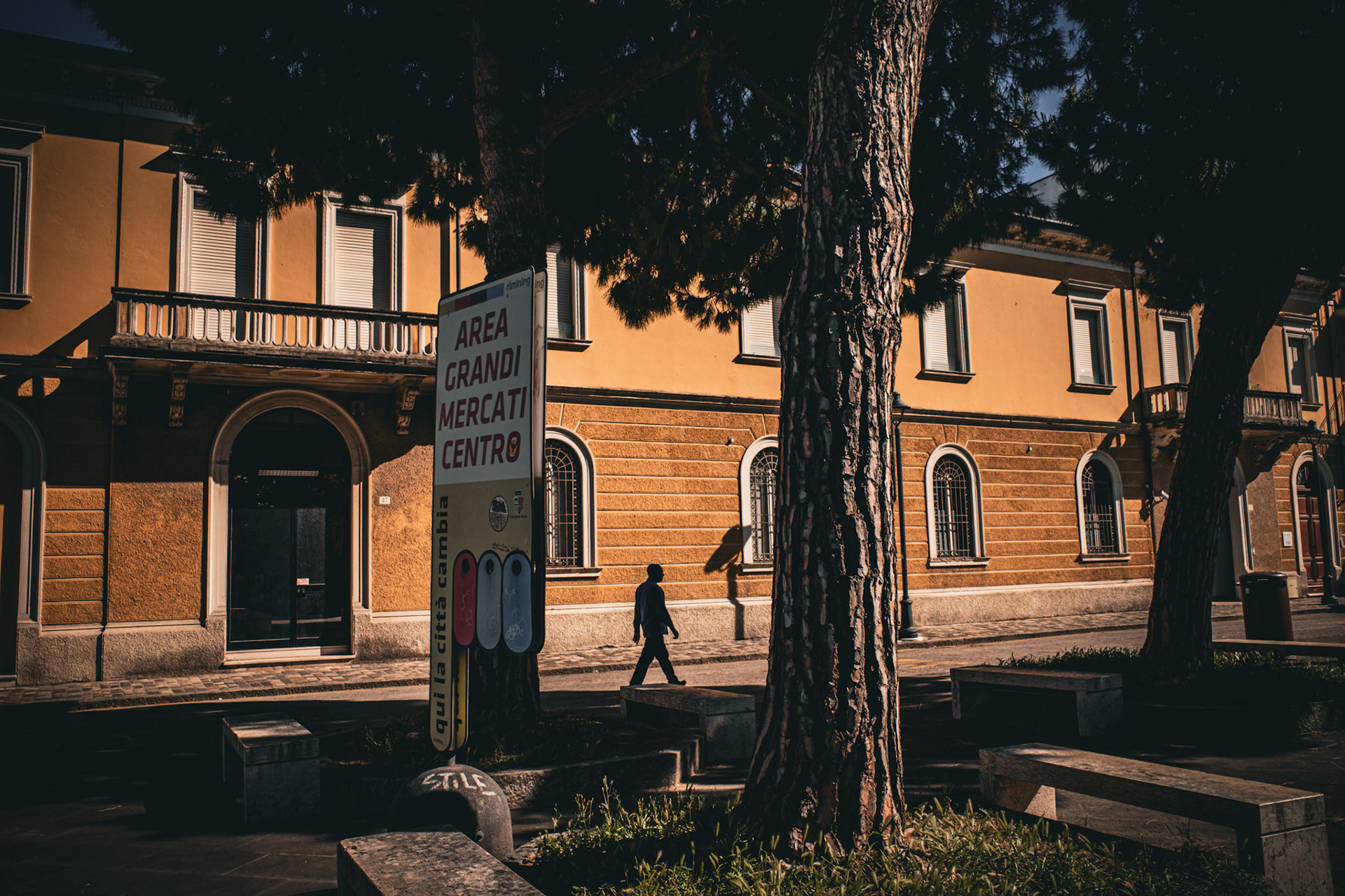 Silhouettes in the asphalt sun
