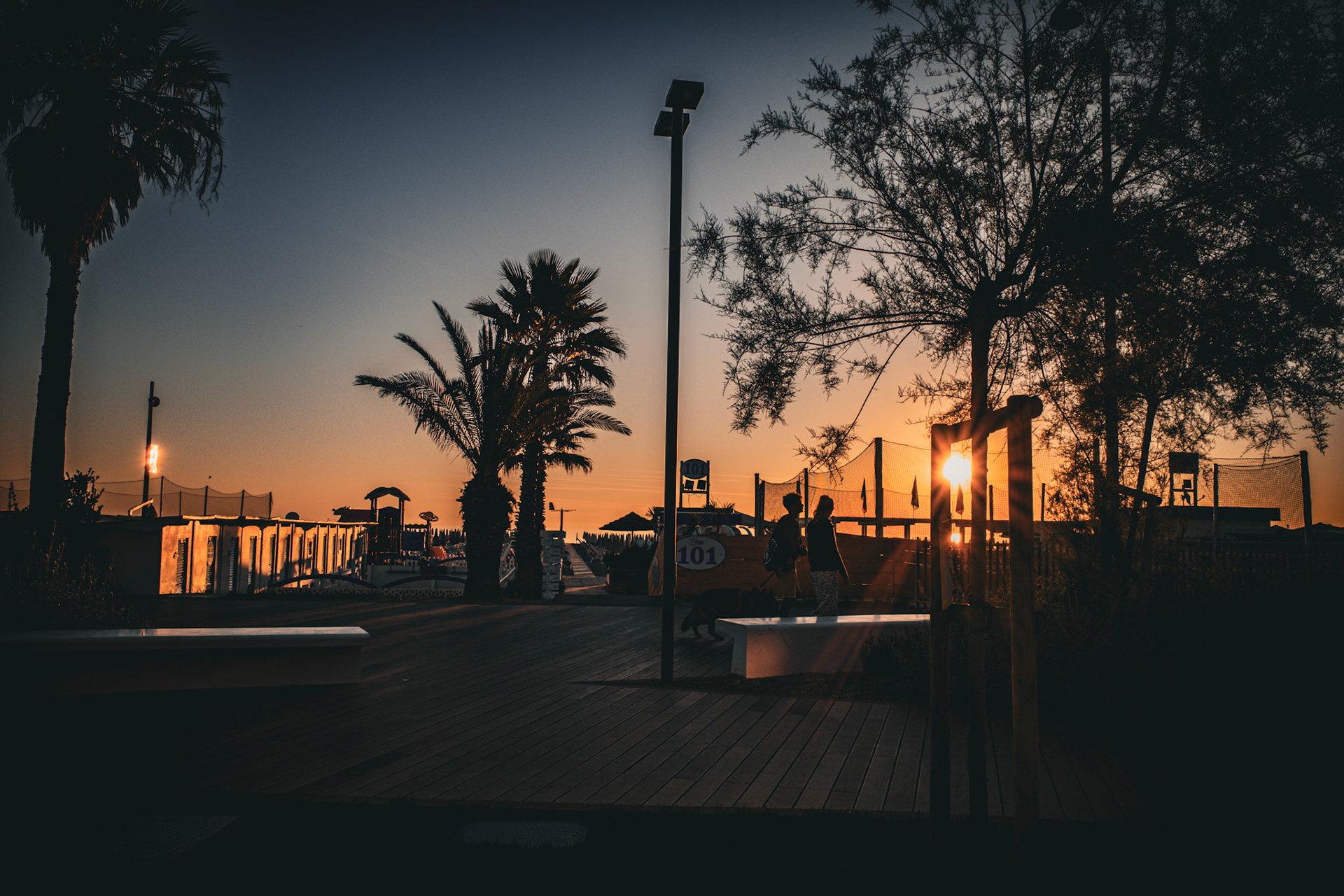 When the sun pauses to listen