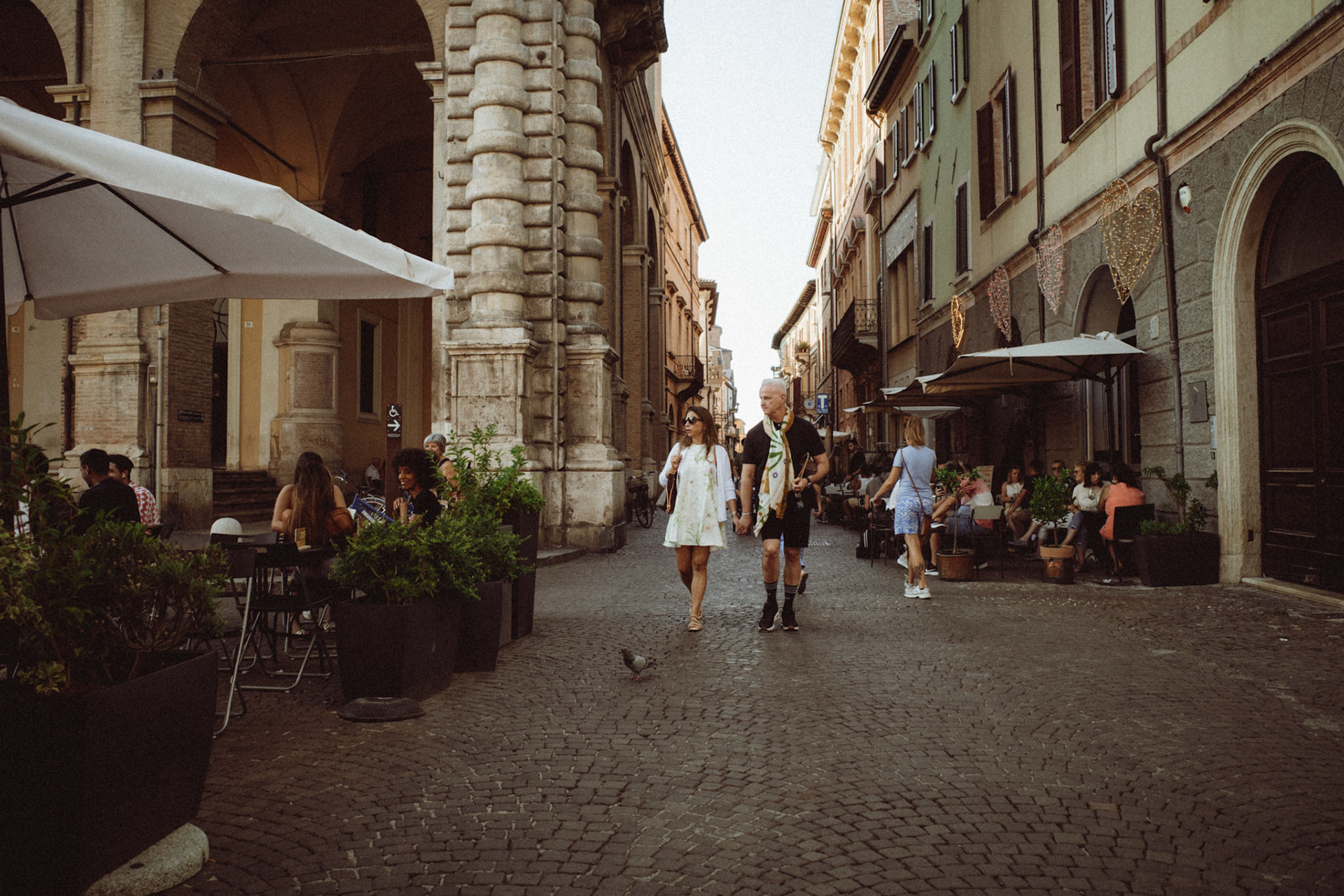 Love drifts through the cobblestones