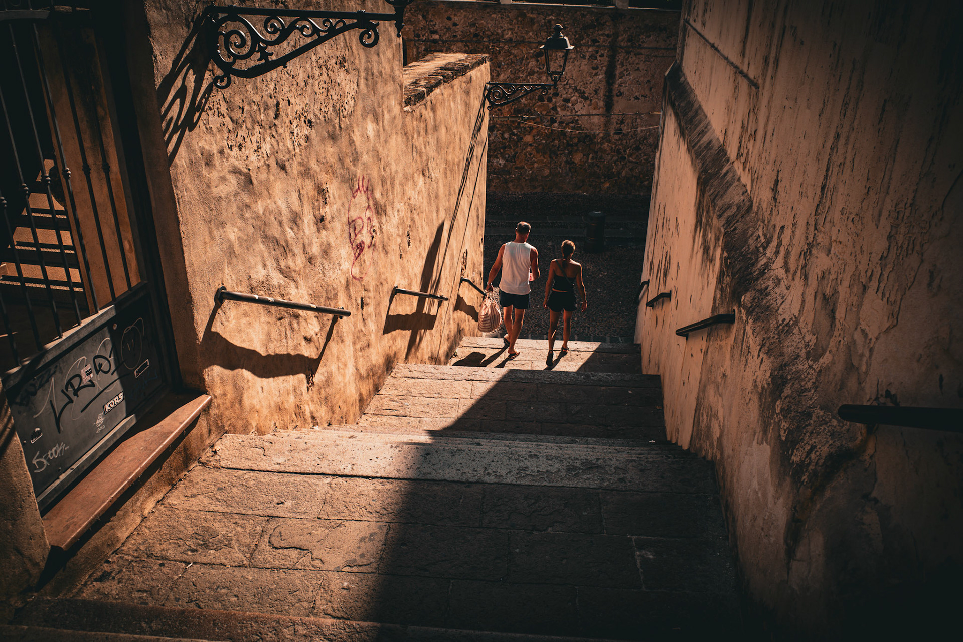 Steps toward the hidden hour