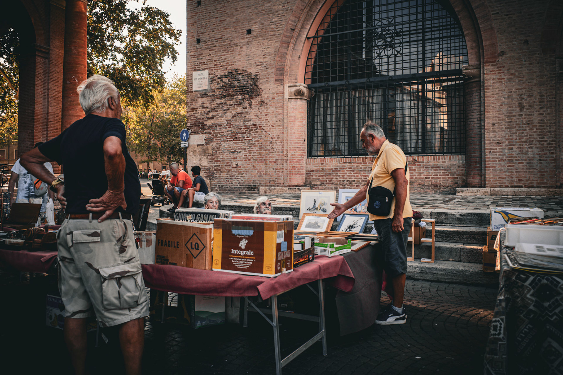 Echoes among old bricks