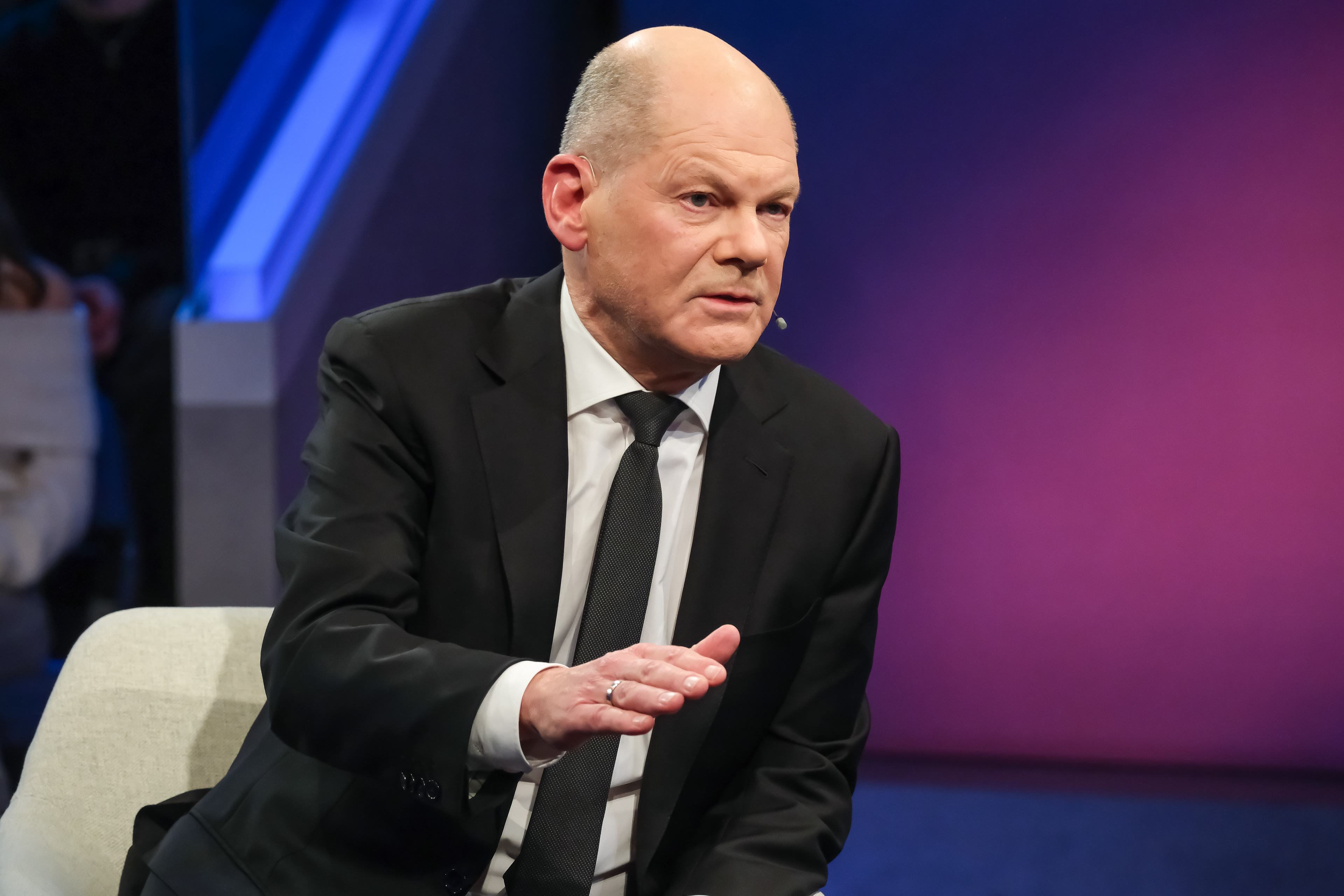 ARD/"maischberger" vom 29.01.2025; abgebildete Personen v.l.n.r. Olaf Scholz (SPD, Bundeskanzler)