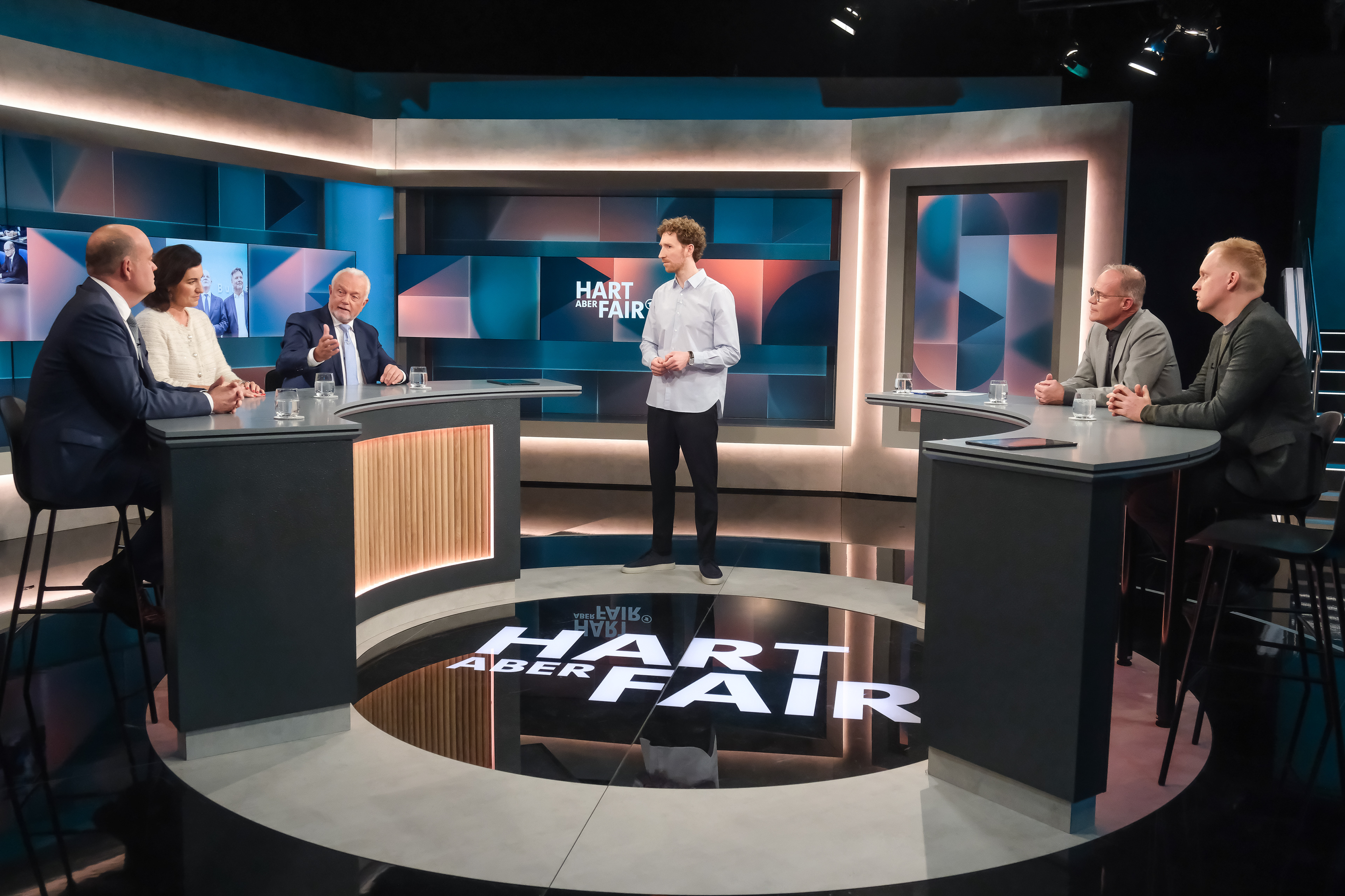 ARD/"Hart aber fair" vom 10.02.2025 - Der Vierkampf: Wer schafft es in den Bundestag, wer fliegt raus?