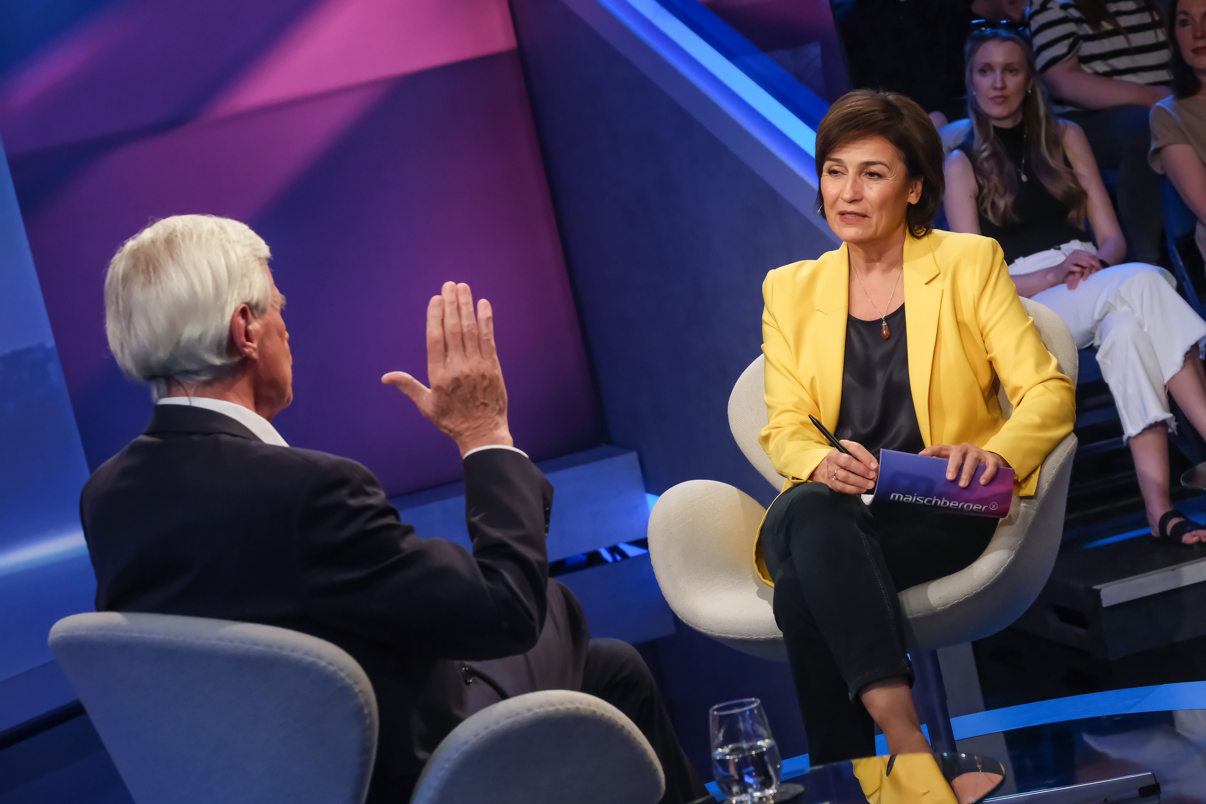 ARD/"maischberger" vom 30.06.2025, abgebildete Personen v.l.n.r. Michael Otto (Unternehmer und Ehrenvorsitzender des Aufsichtsrats der Otto Group), Sandra Maischberger