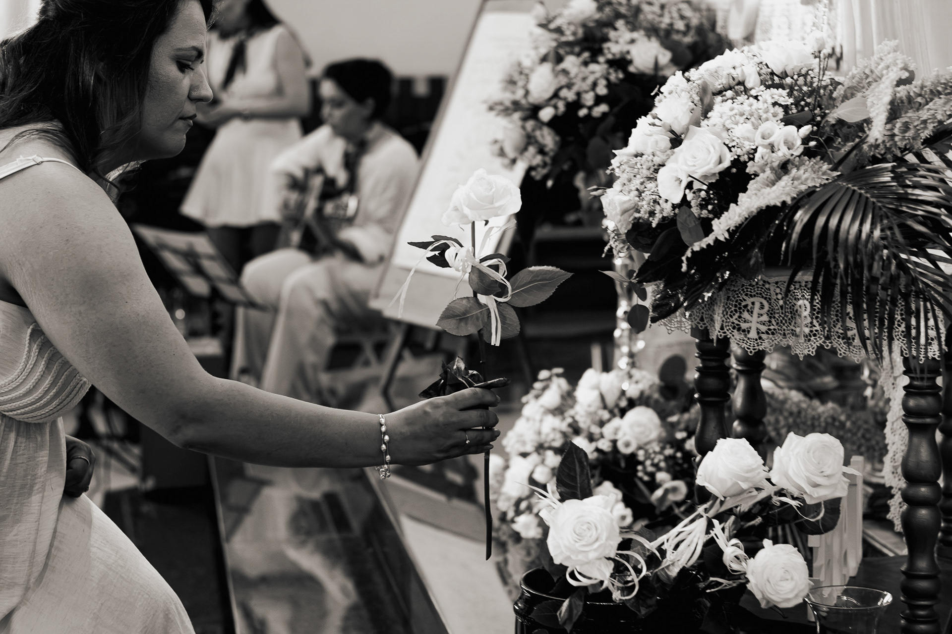Crianças no altar durante a missa de Primeira Comunhão no Porto, foto por Lara Peixoto.