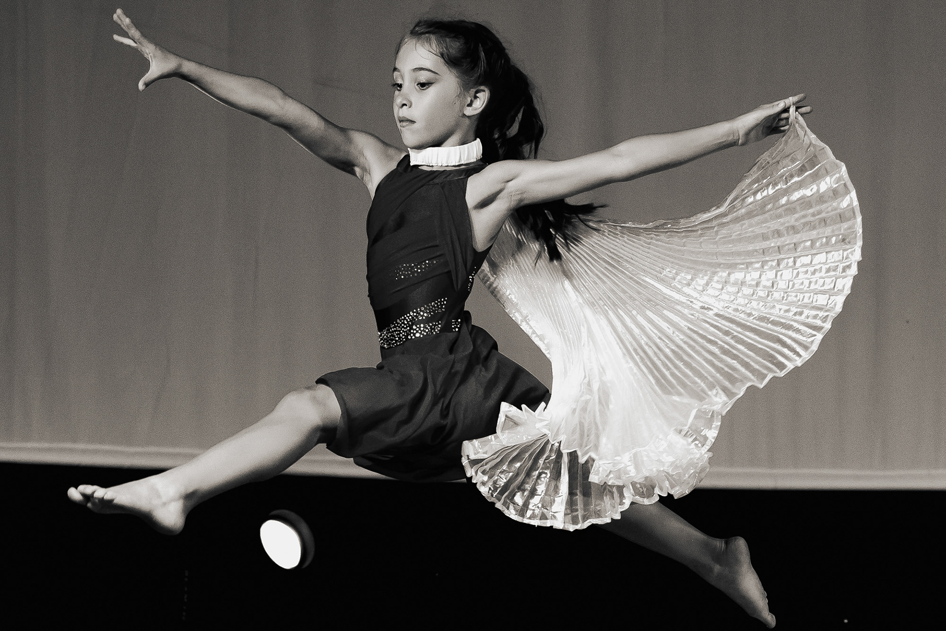 Bailarinos em performance ao vivo, fotografia de dança e espetáculo no Porto por Lara Peixoto.