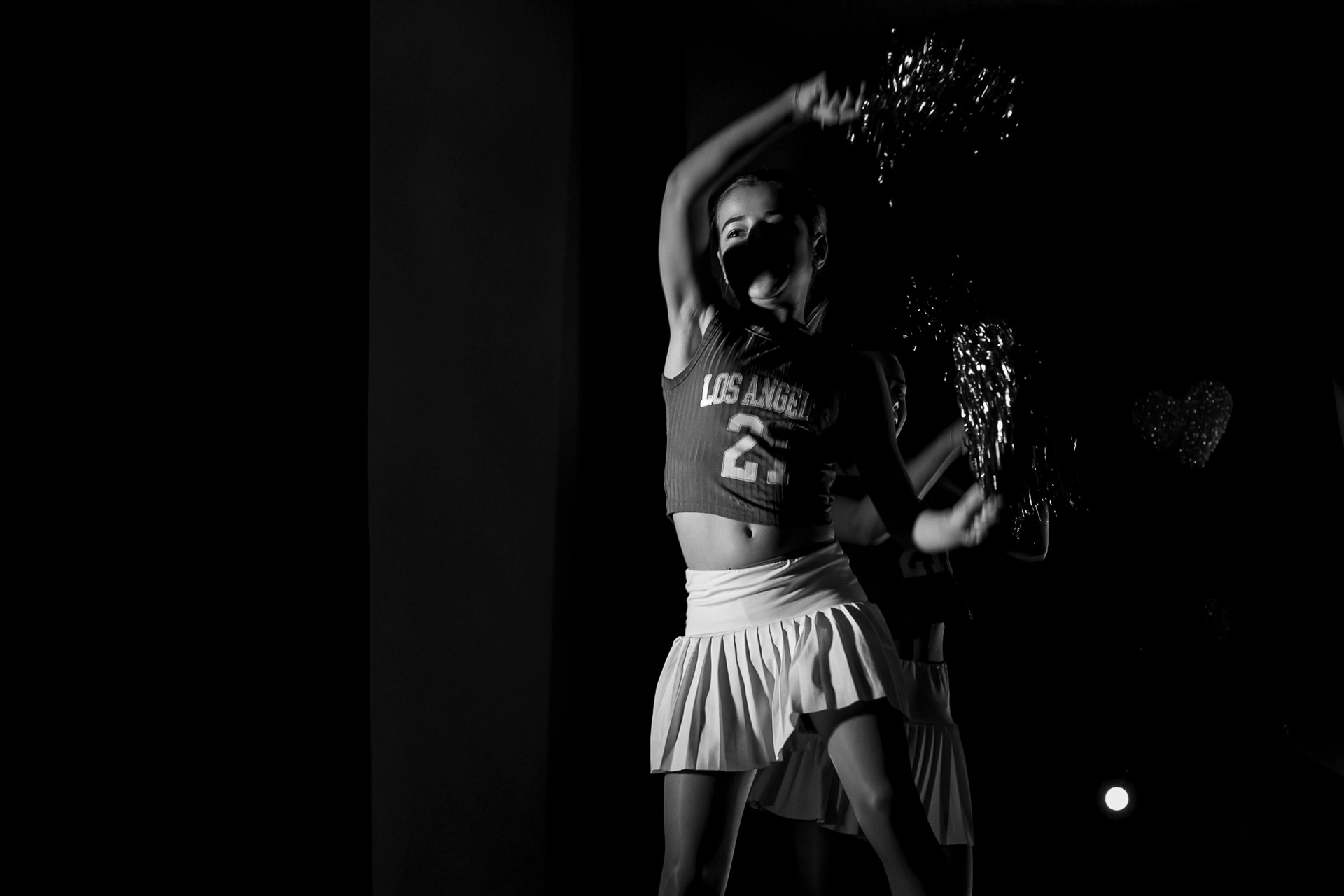 Bailarinos em performance ao vivo, fotografia de dança e espetáculo em Porto por Lara Peixoto.