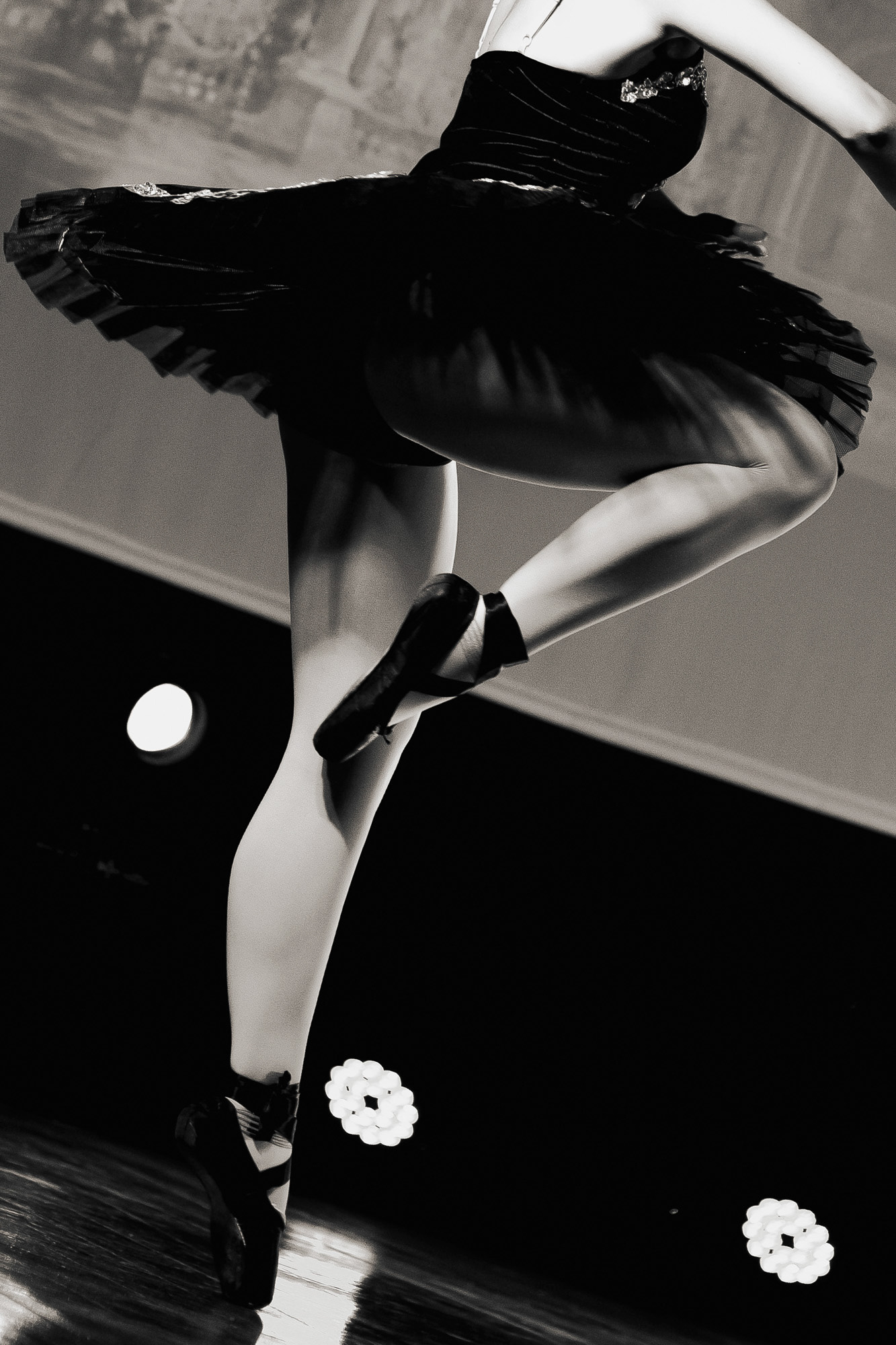 Bailarinos em performance de ballet ao vivo, fotografia de dança e espetáculo em Porto por Lara Peixoto.