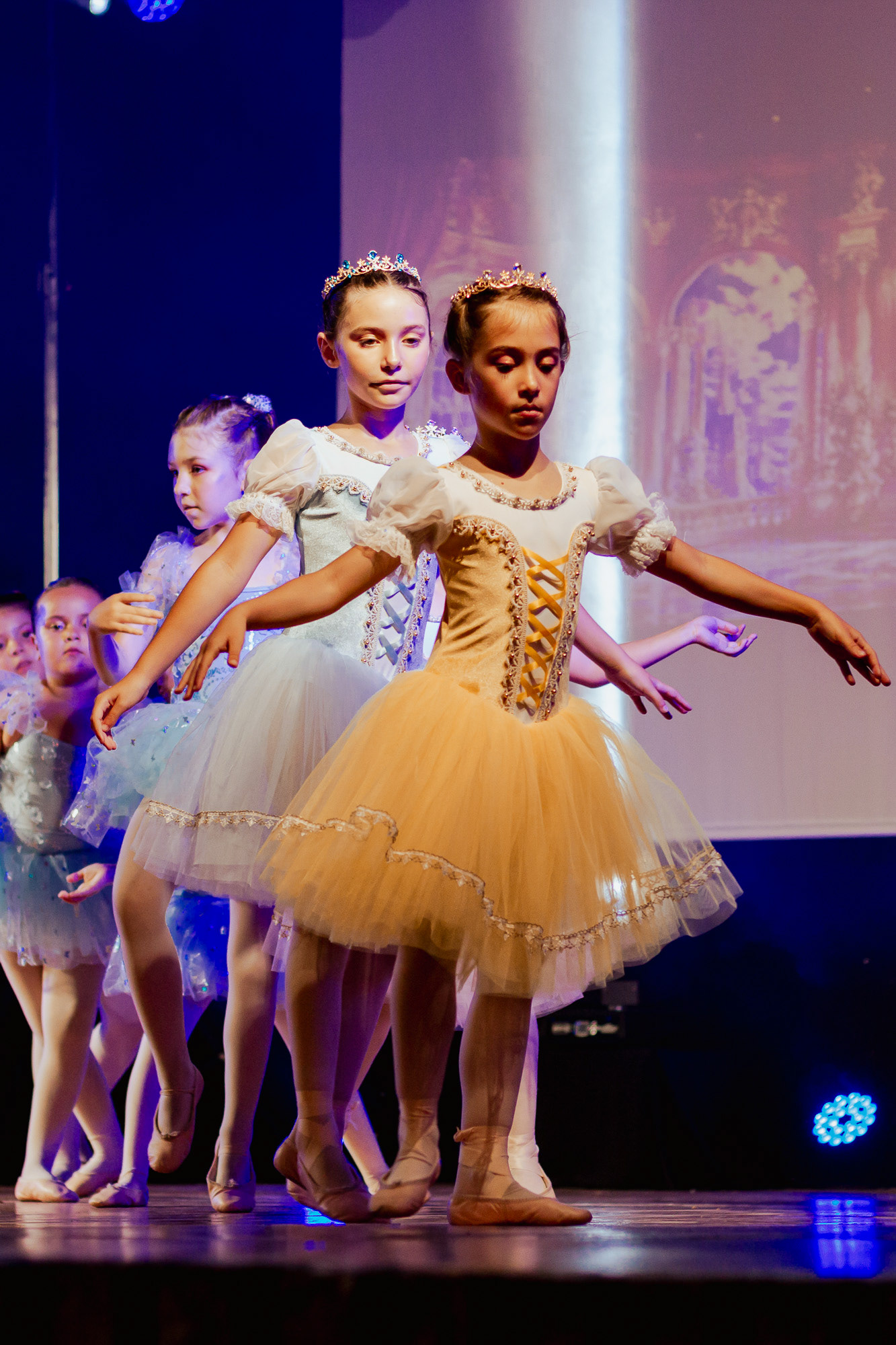 Bailarinos em performance de ballet ao vivo, fotografia de dança e espetáculo em Grande Porto por Lara Peixoto.
