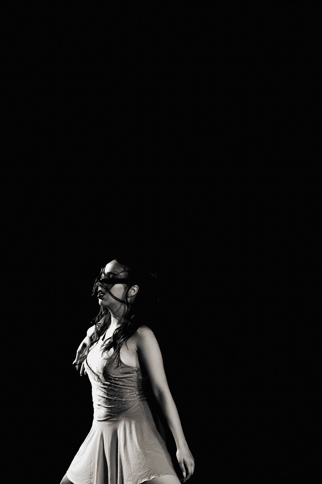Bailarinos em performance ao vivo, fotografia de dança e espetáculo no Porto por Lara Peixoto.