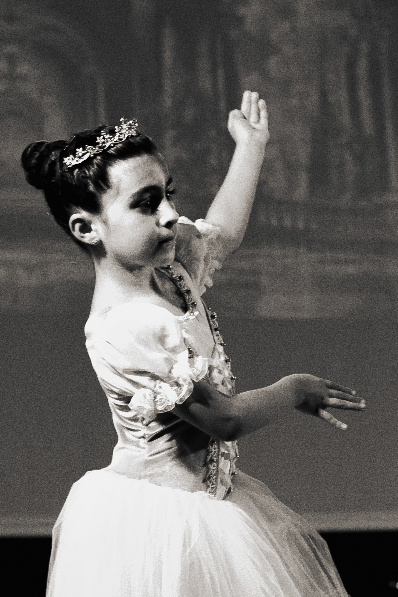 Bailarinos em performance artística de ballet ao vivo, fotografia de dança e espetáculo no Porto por Lara Peixoto.