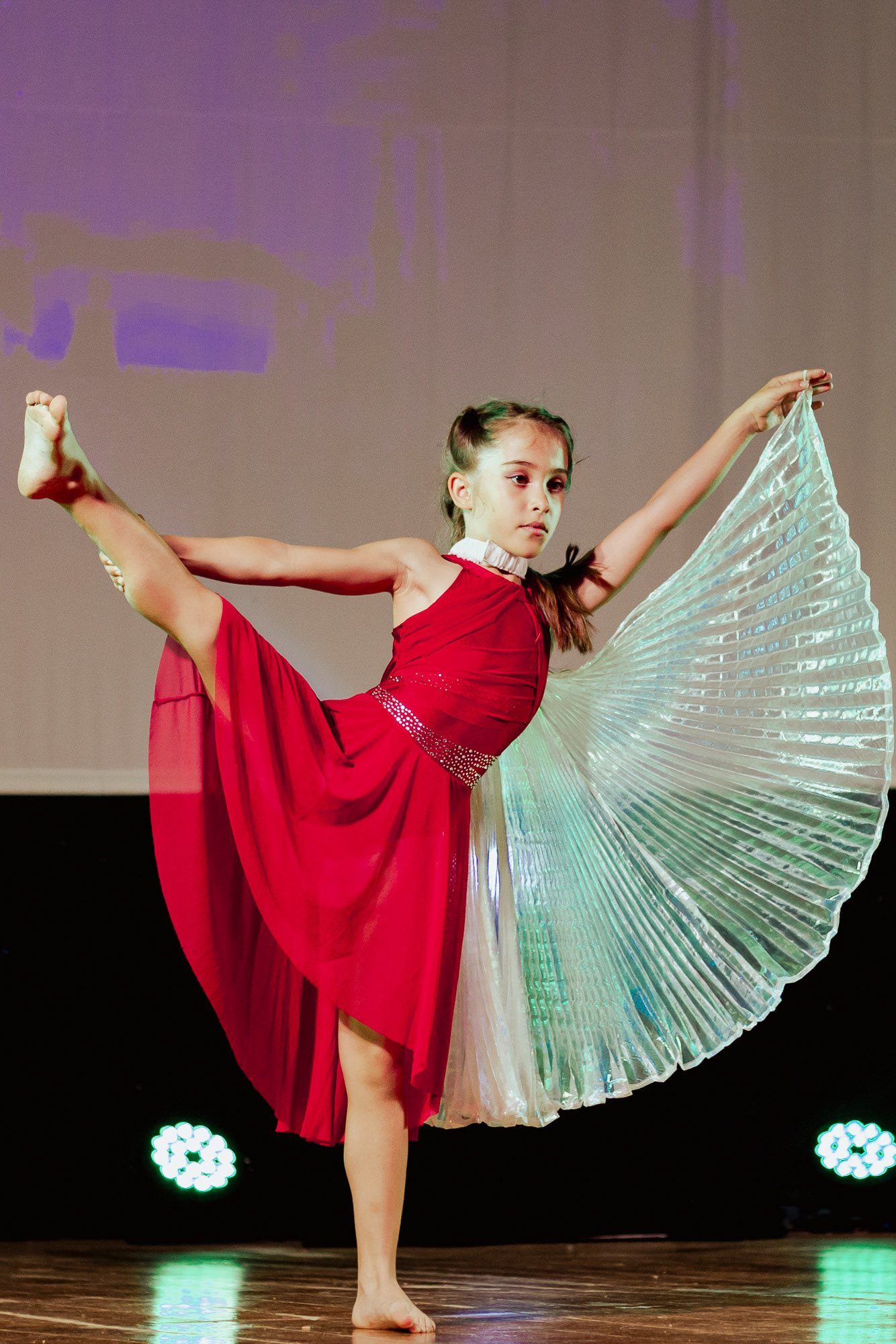 Bailarinos em performance ao vivo contemporâneo, fotografia de dança e espetáculo no Grande Porto por Lara Peixoto Photography.