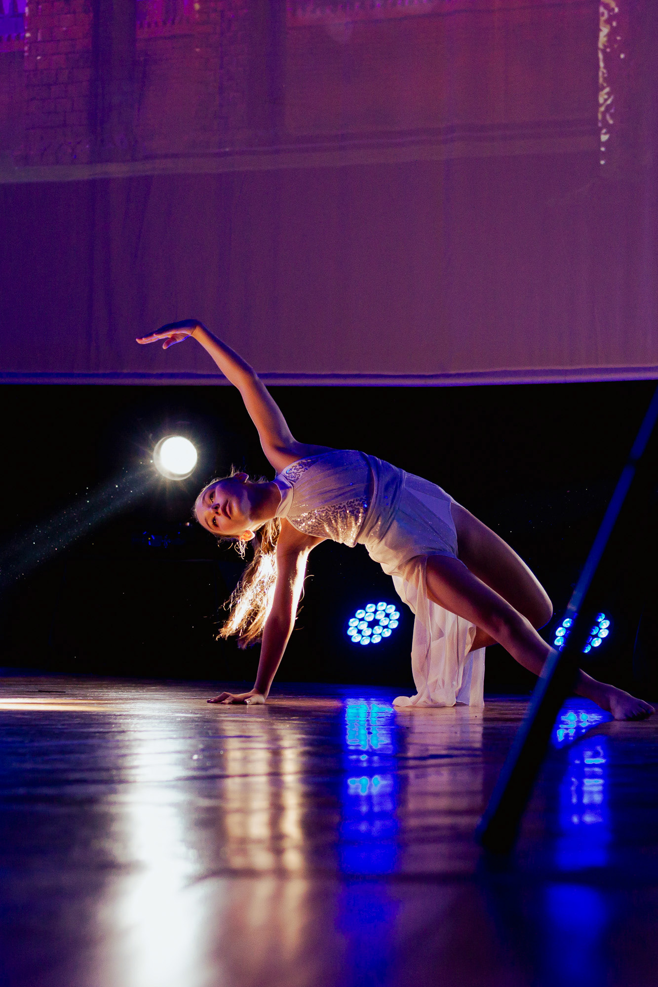 Bailarinos em performance ao vivo, fotografia de dança e espetáculo no Porto por Lara Peixoto Photography.