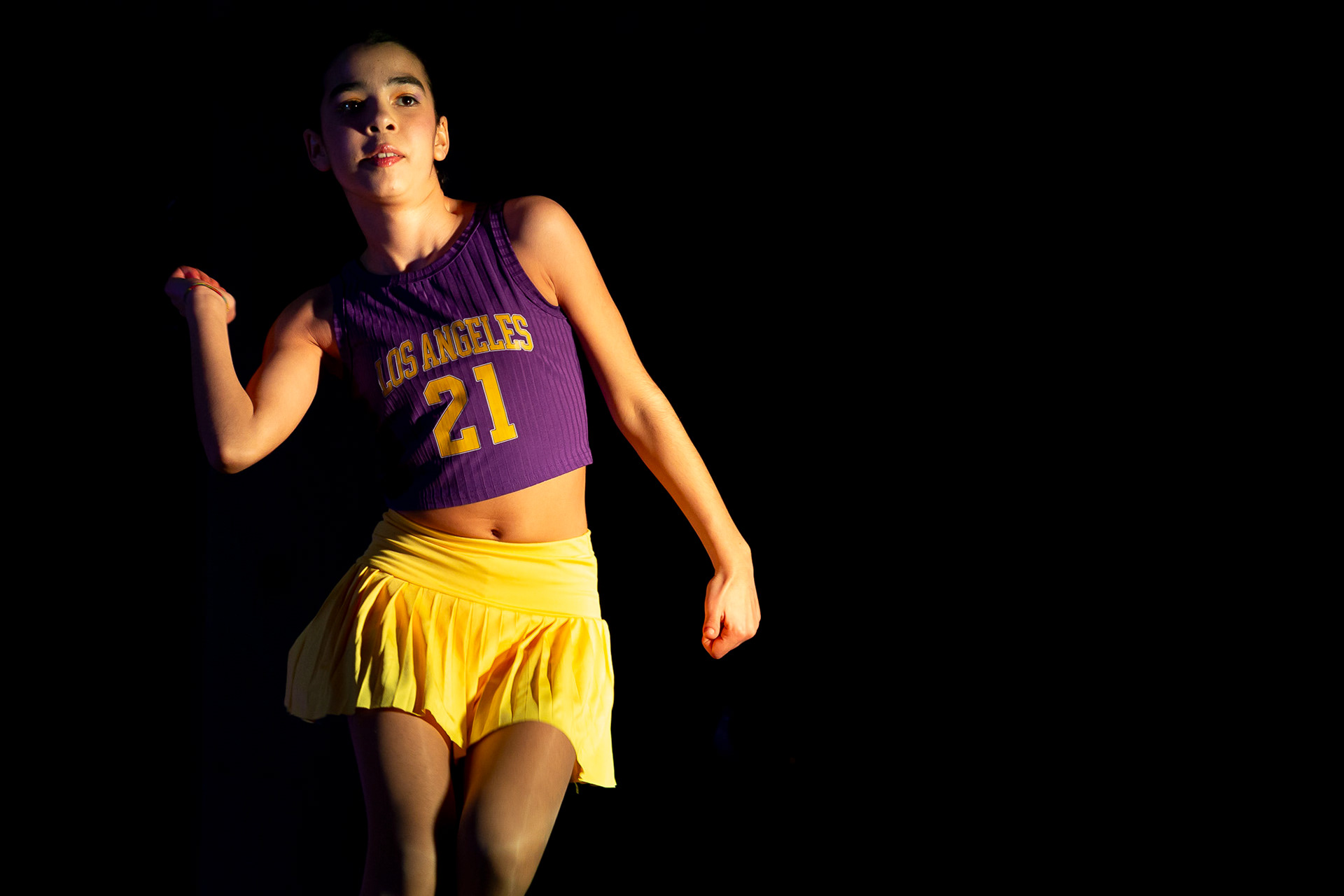 Bailarinos em performance ao vivo contemporâneo, fotografia de dança e espetáculo no Grande Porto por Lara Peixoto Photography.