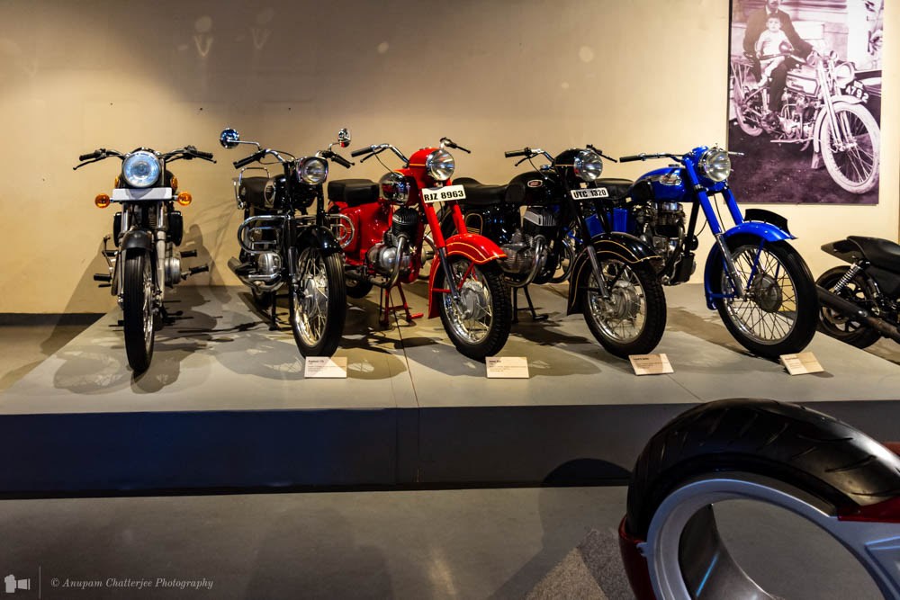 Motorcycles of different eras - Rajdoot, Hero Honda, Bullet, Jawa, Yezdi