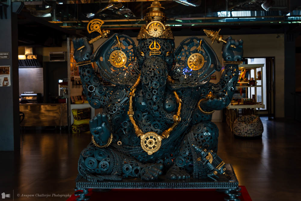 Chaar Bhuja Dhaari Vighnaharta - Made from scrap parts of Ford Cars