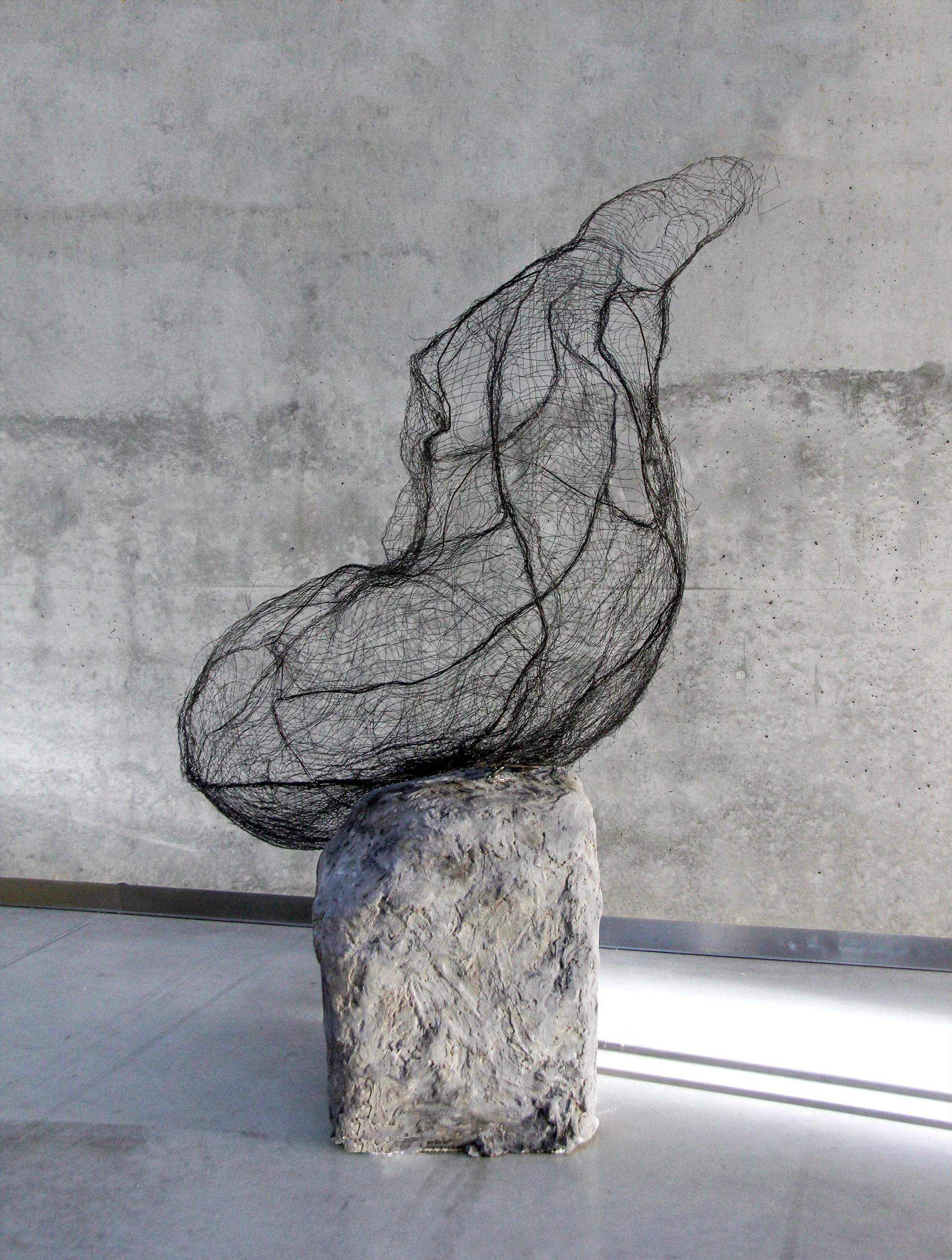 V - from ecce homo series, black wire, rabitz mesh, own technique; 215 x 165 x 180 cm; 2021; 100 x 85 x 88 cm; 2021