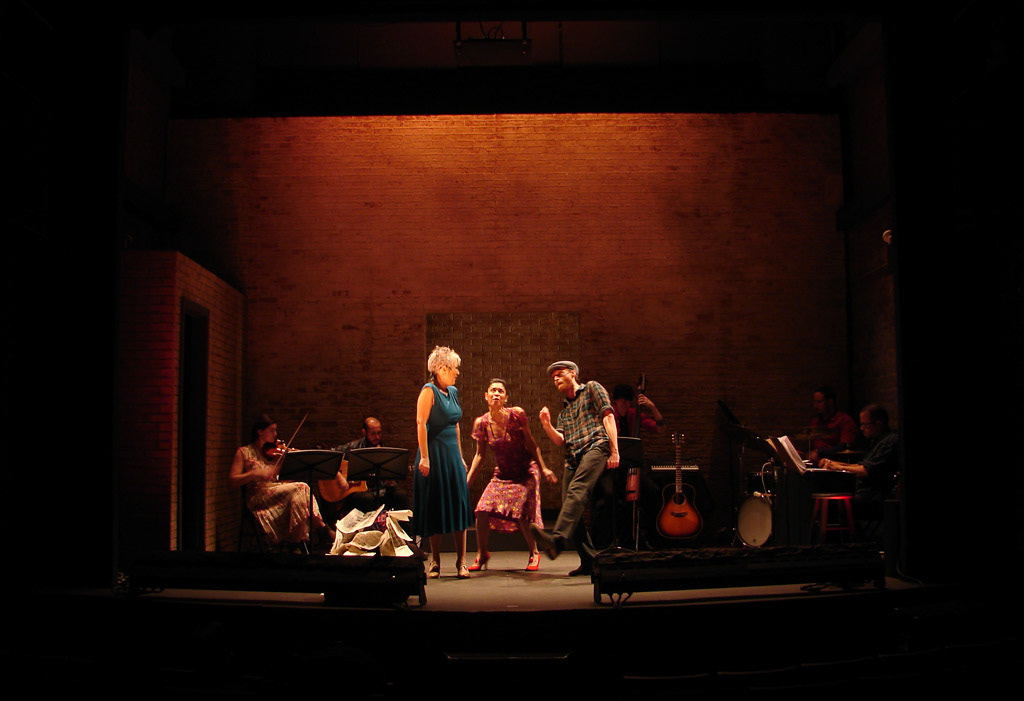 'Betsy!' / Set and Projections for Pregones / Puerto Rican Travelling Theatre - Lucrecia Briceño Lighting Design, Harry Nadal Costume Design