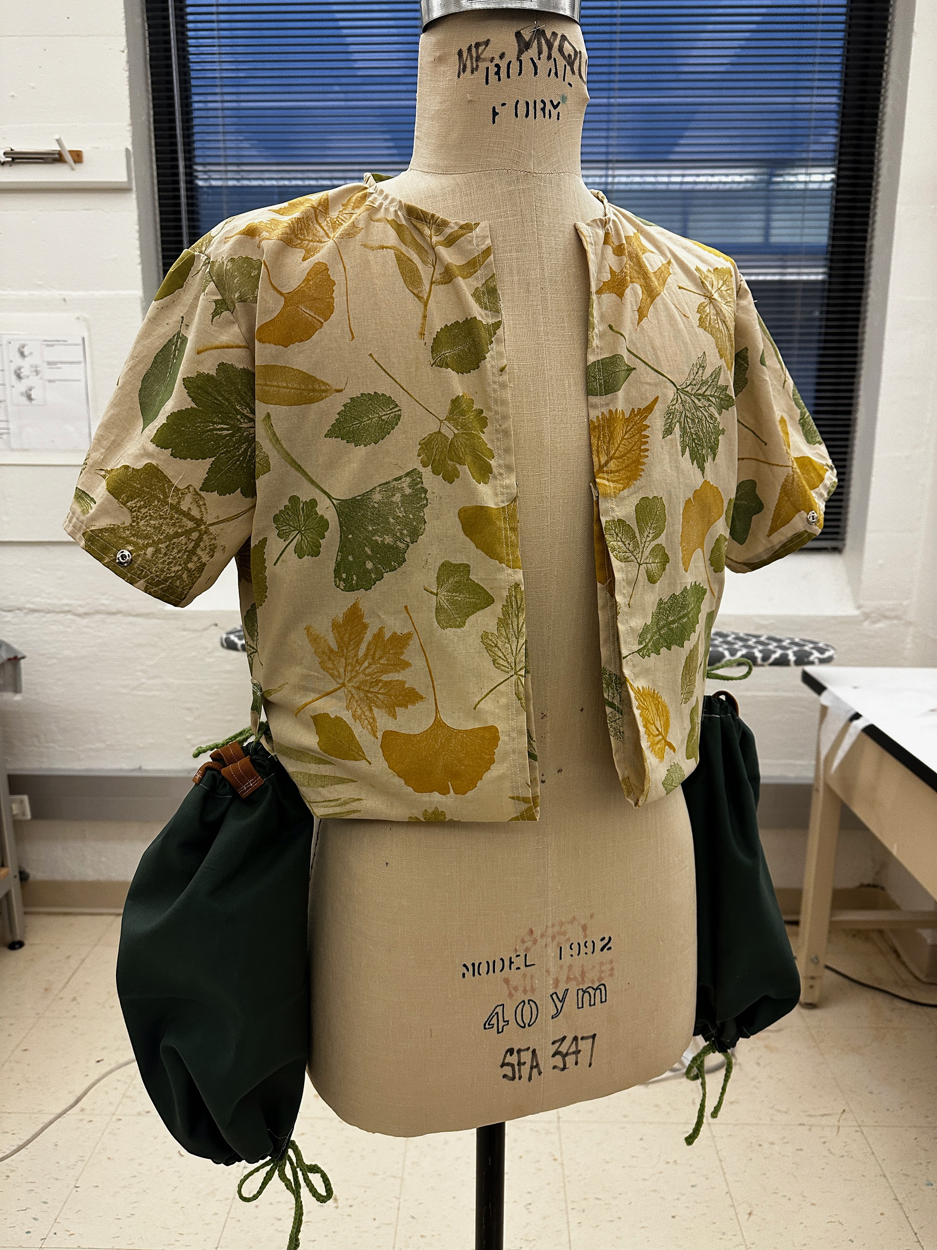 Sleeve storage, cropped (front)