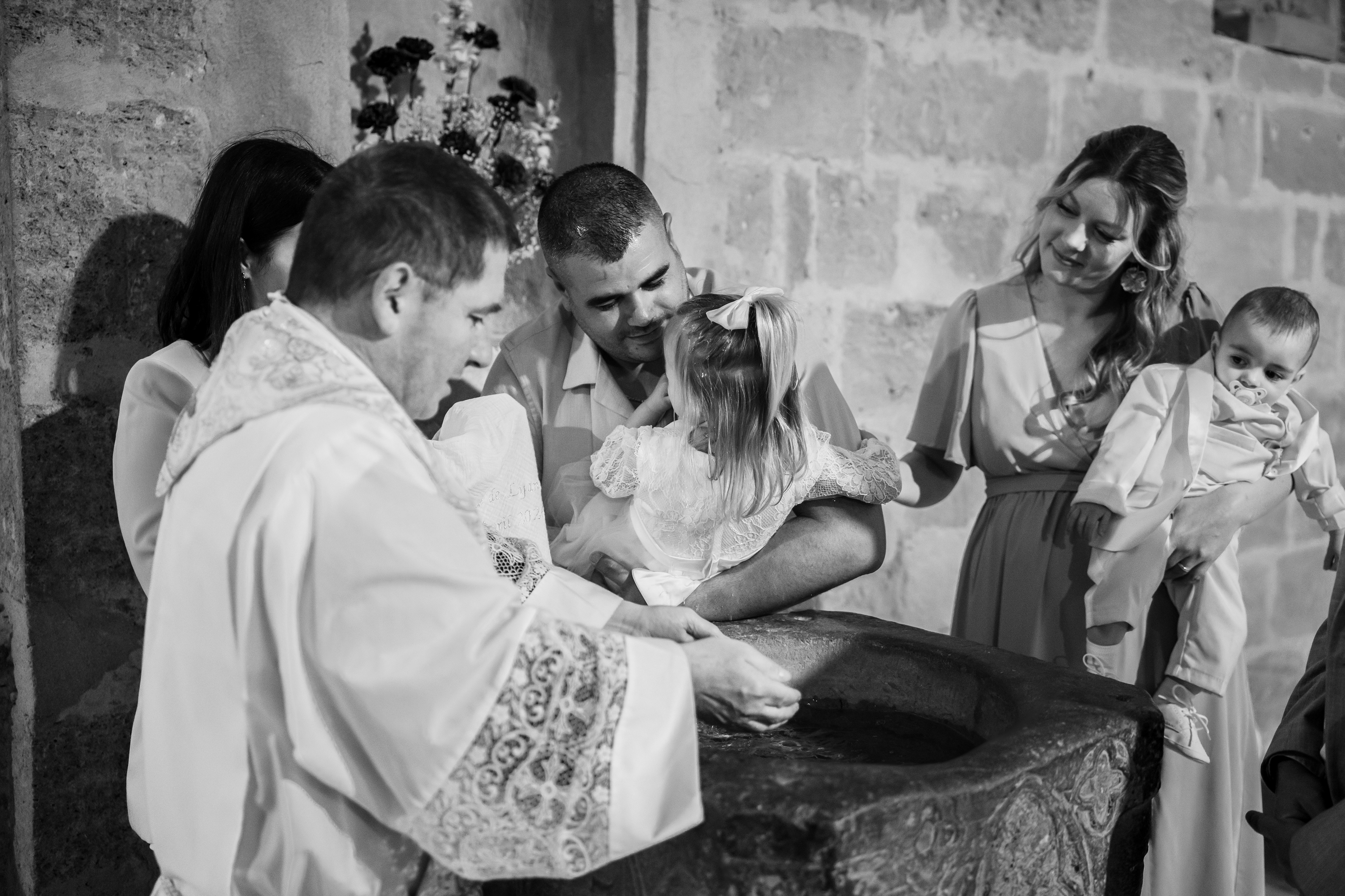 reportage baptême église Mèze émotion famille