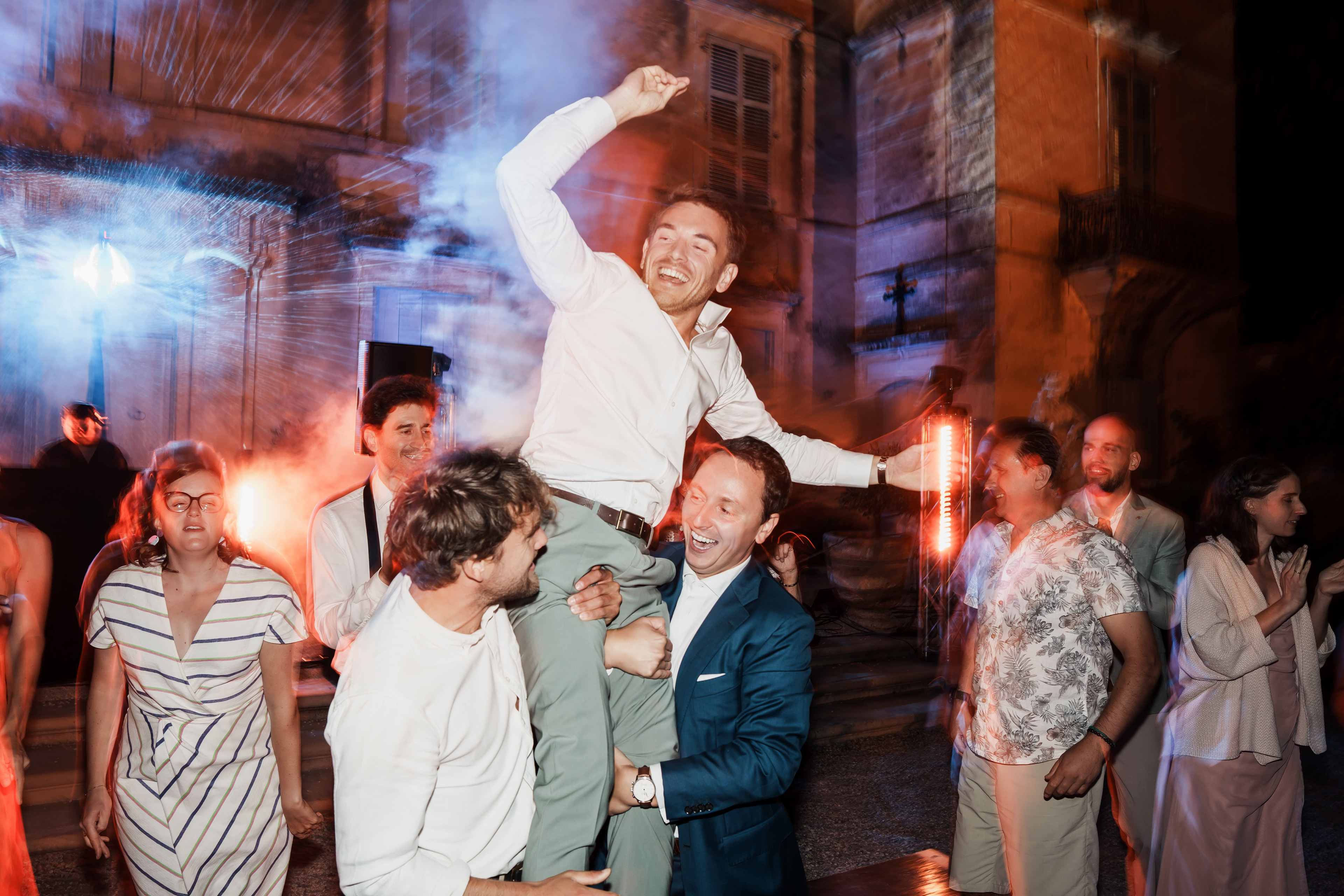 ambiance festive sur la piste de danse, mariage Montpellier