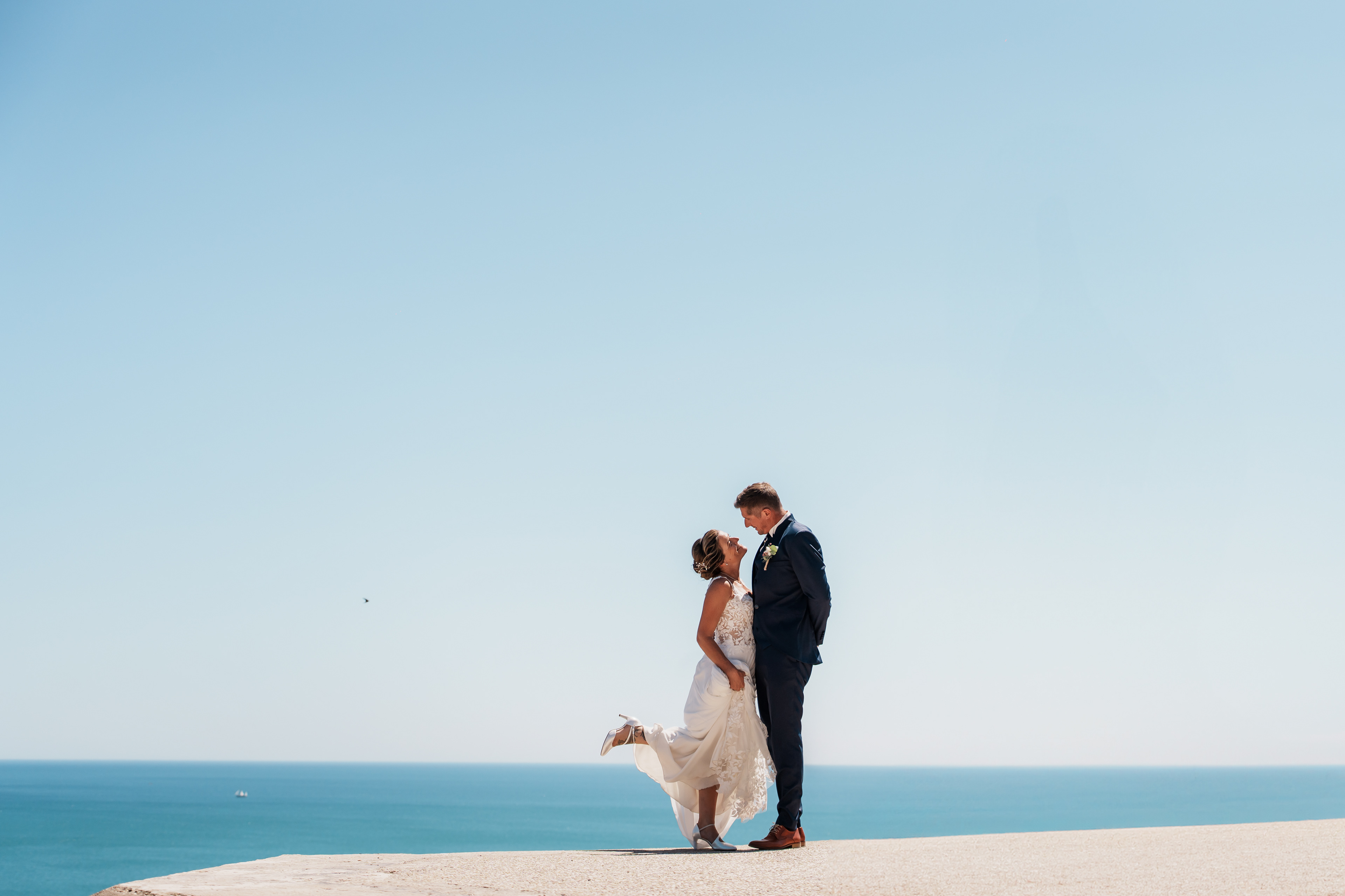 couple marié avec vue panoramique sur la mer à Sète