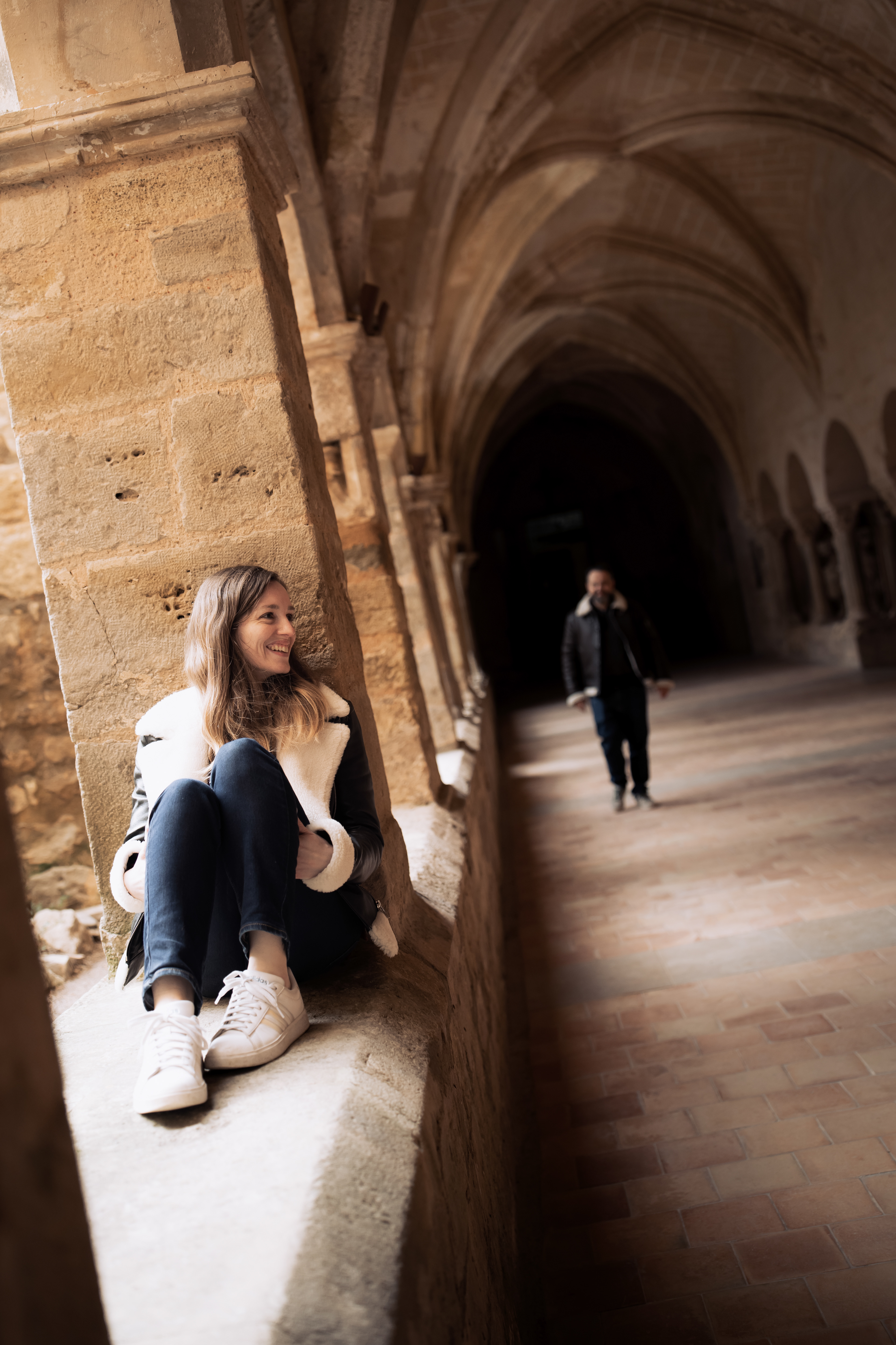 Futurs mariés dans une ambiance douce et naturelle à Villeveyrac