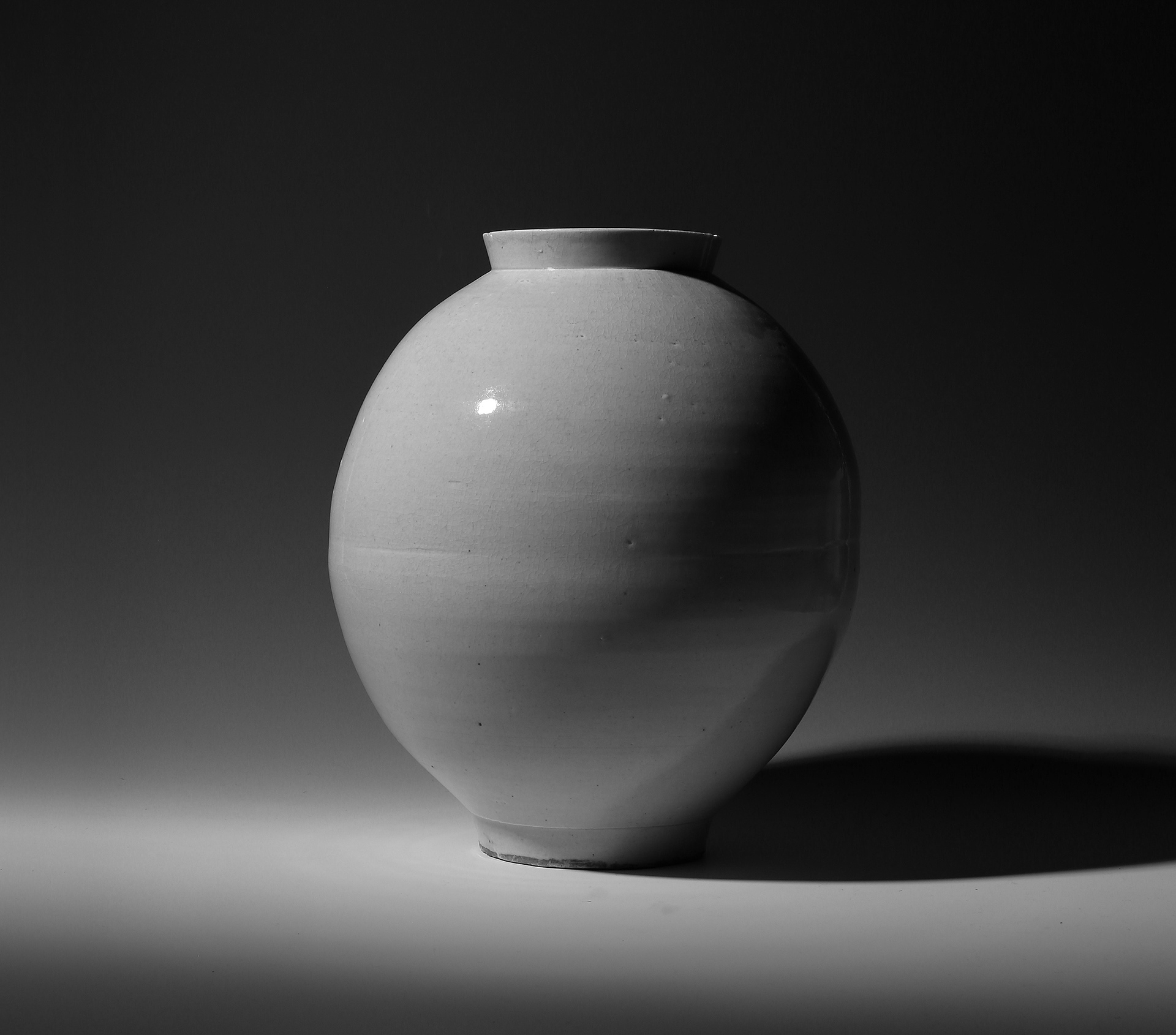 Man-gok line of the Moon Jar