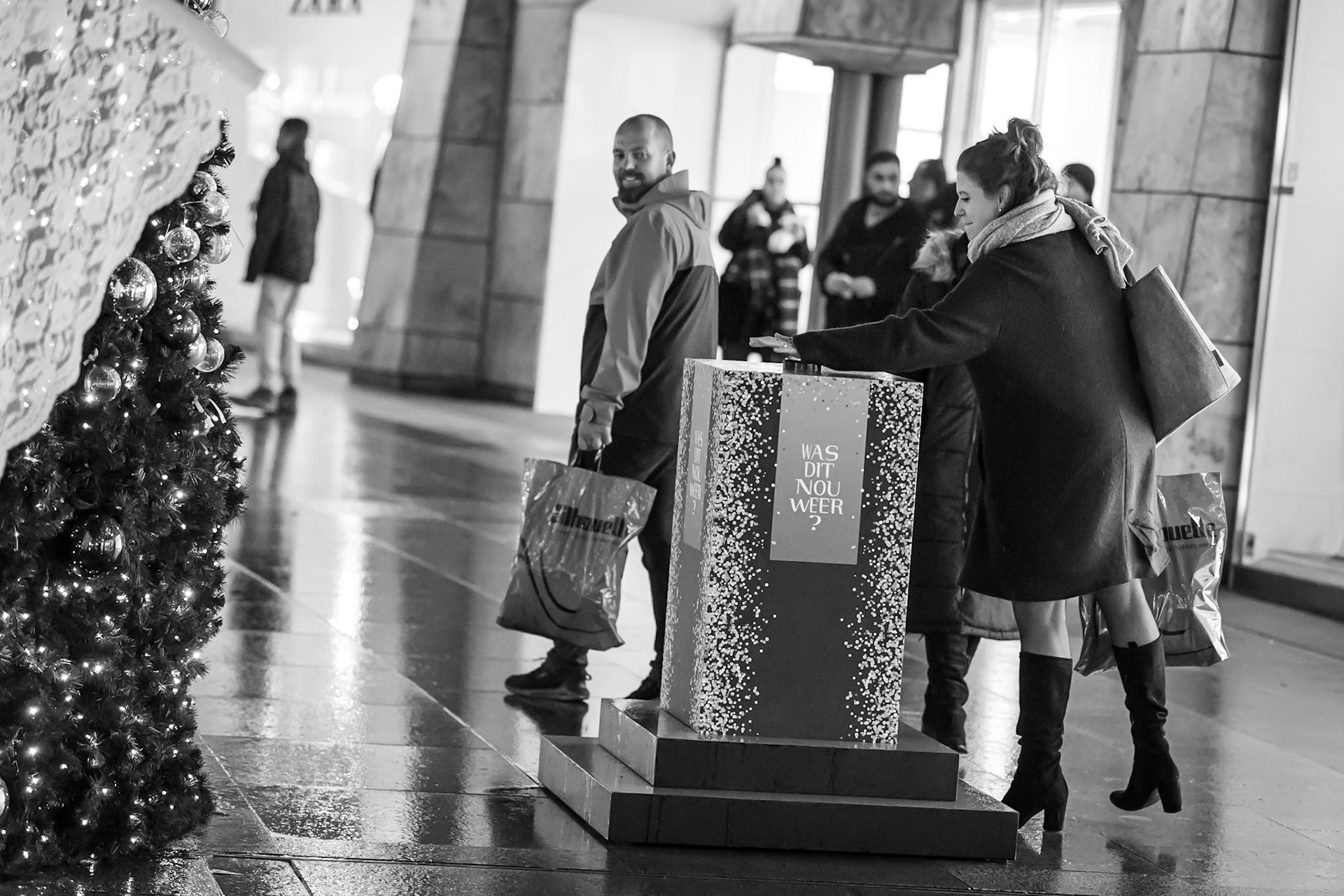 The Christmas Button in de Koopgoot Rotterdam.