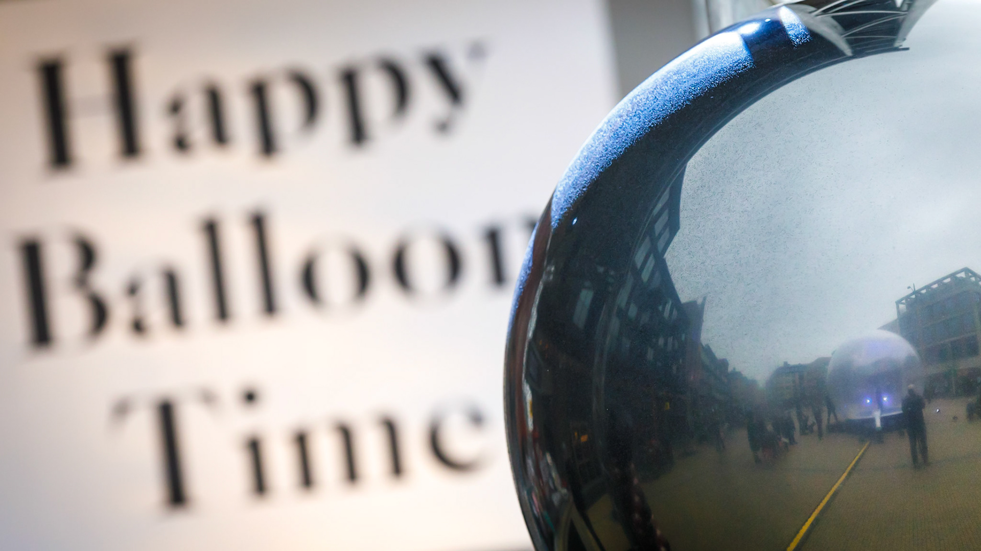 Happy Balloon Time in Leidsche Rijn Centrum te Utrecht.