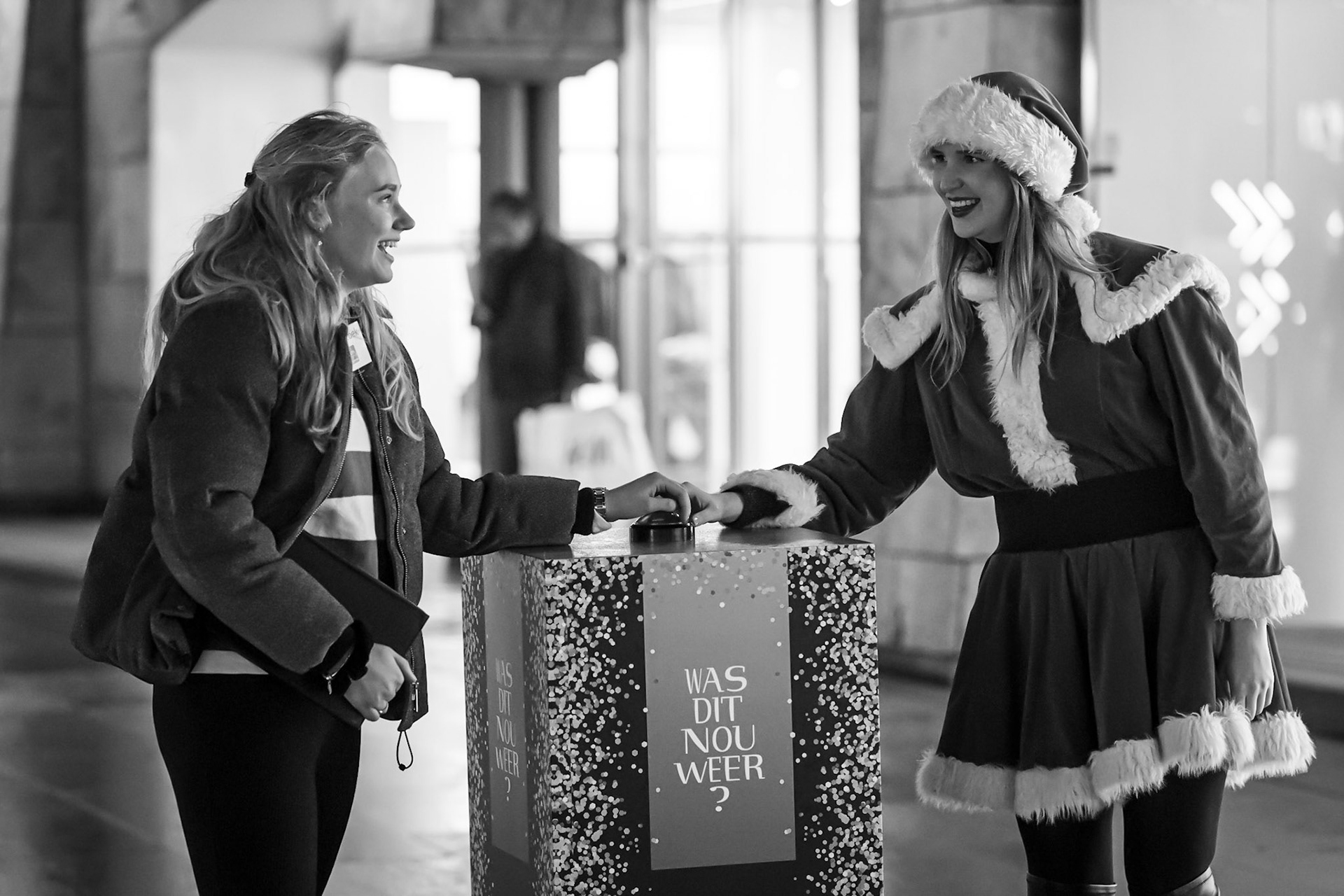 The Christmas Button in de Koopgoot Rotterdam.