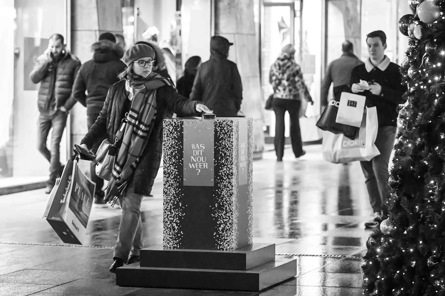 The Christmas Button in de Koopgoot Rotterdam.