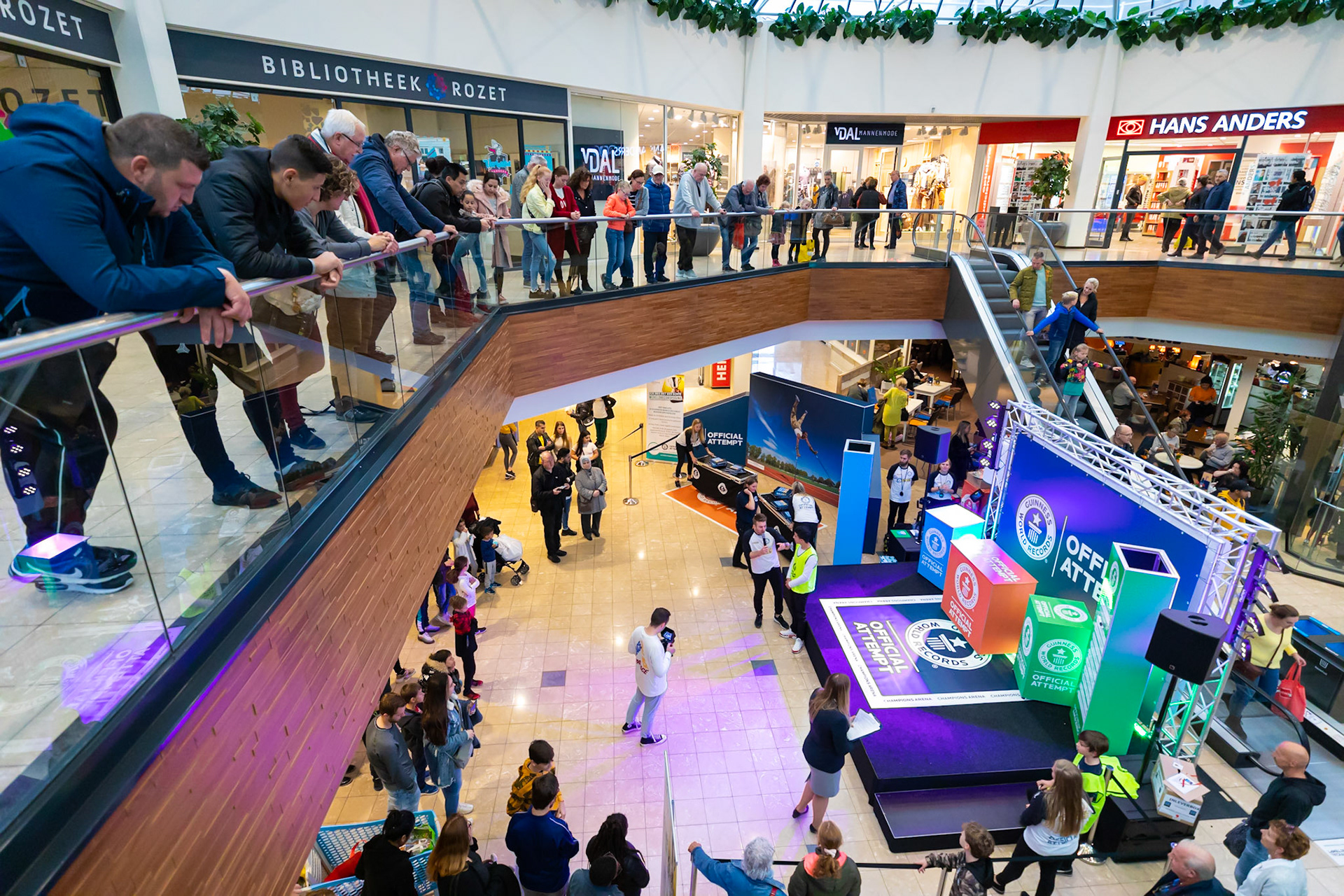 Guinness World Records Live in winkelcentrum Kronenburg te Arnhem.