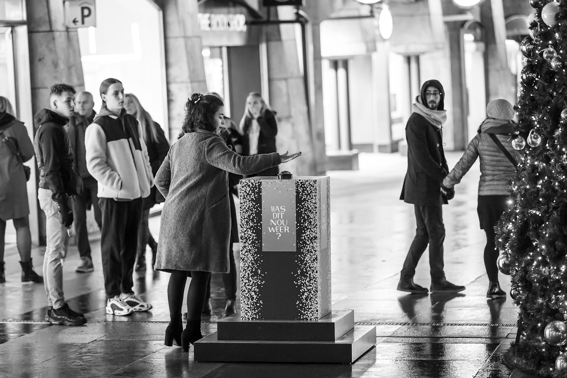 The Christmas Button in de Koopgoot Rotterdam.