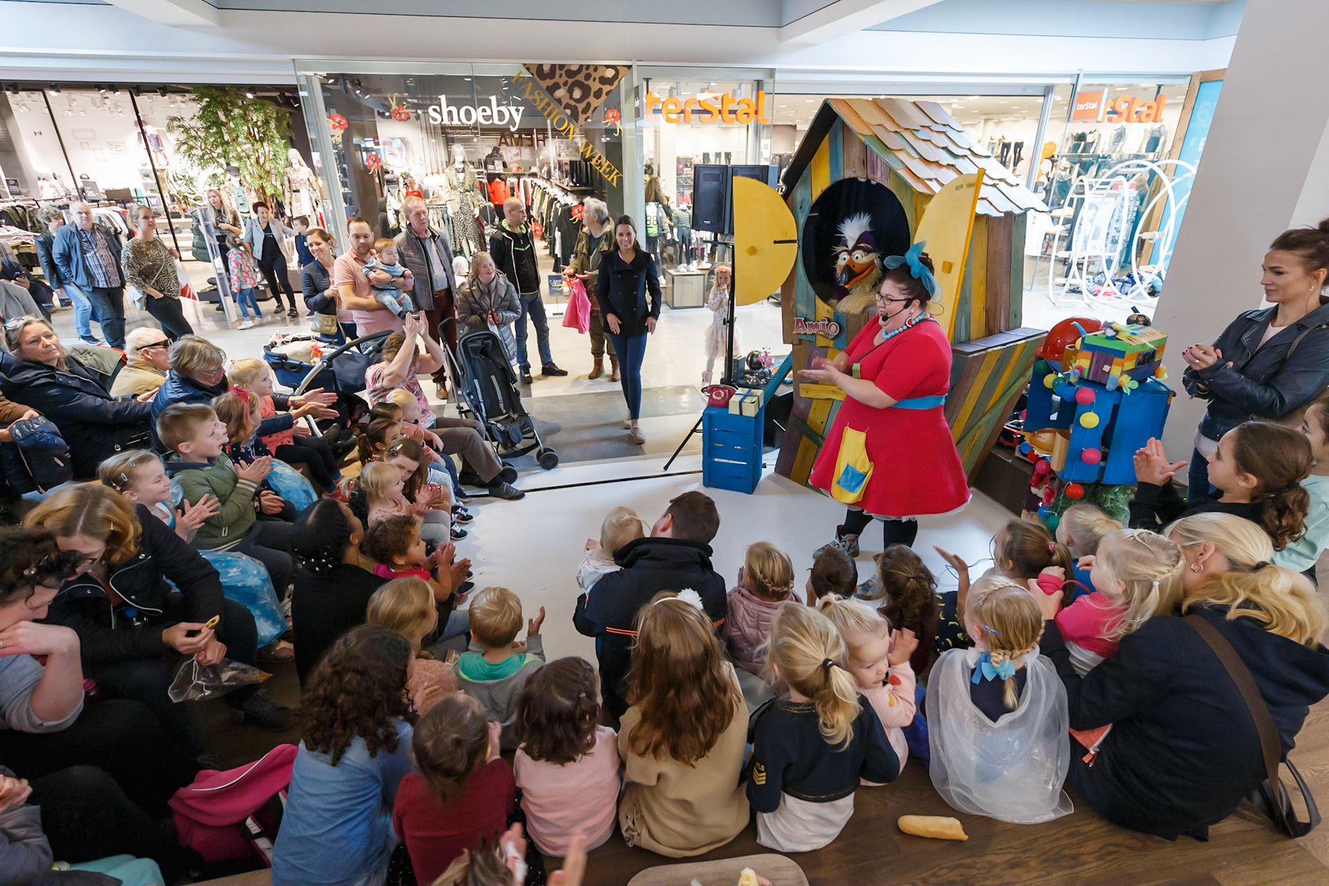 Heropening winkelcentrum Koningshoek te Maassluis.