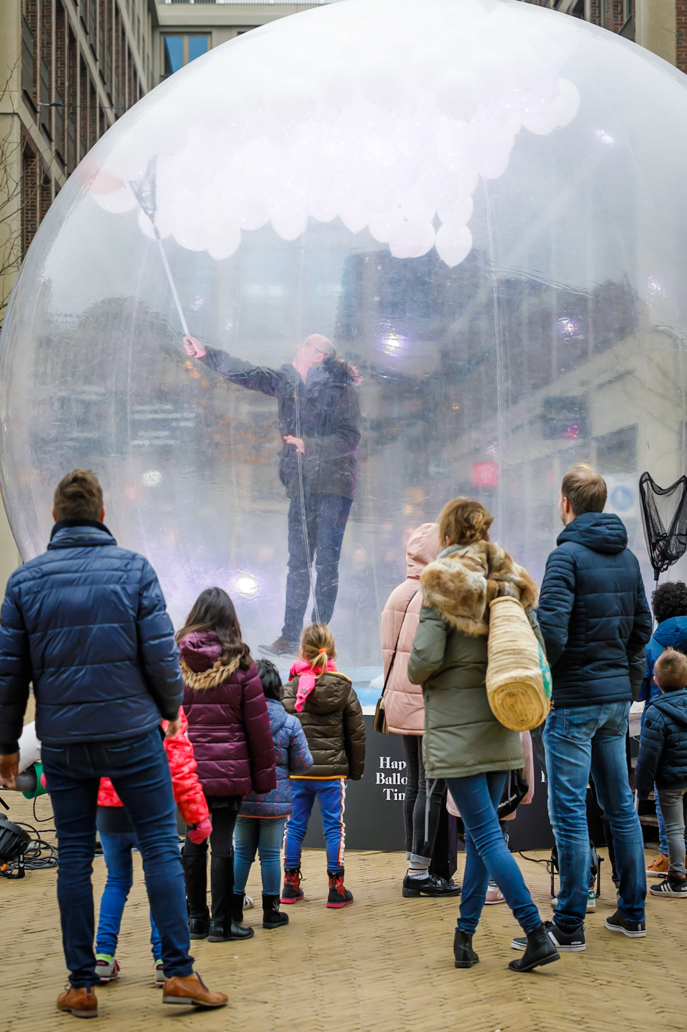 Happy Balloon Time in Leidsche Rijn Centrum te Utrecht.