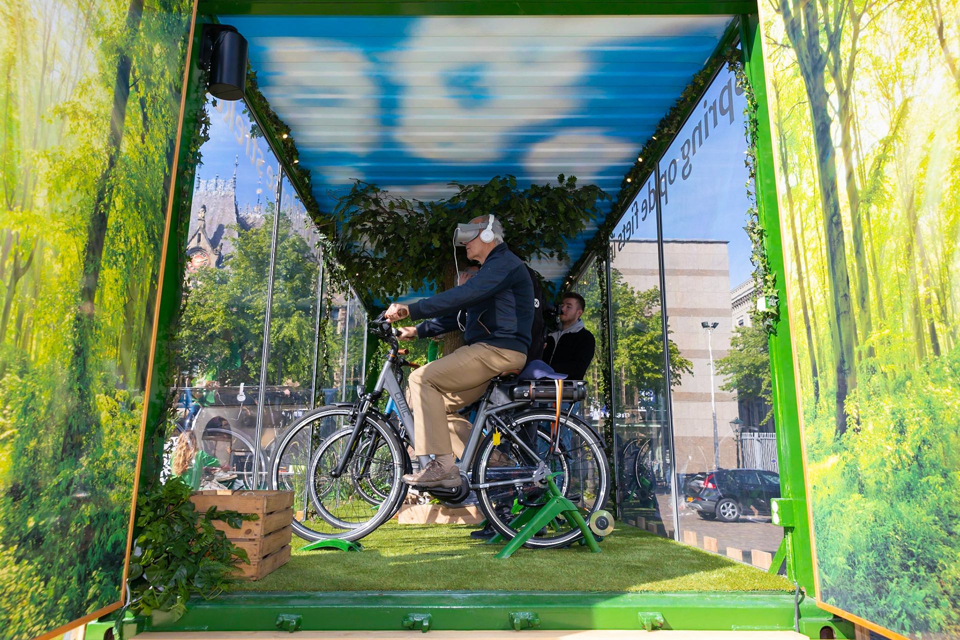 Spring op de fiets in de Gelderse streken te Den Haag.