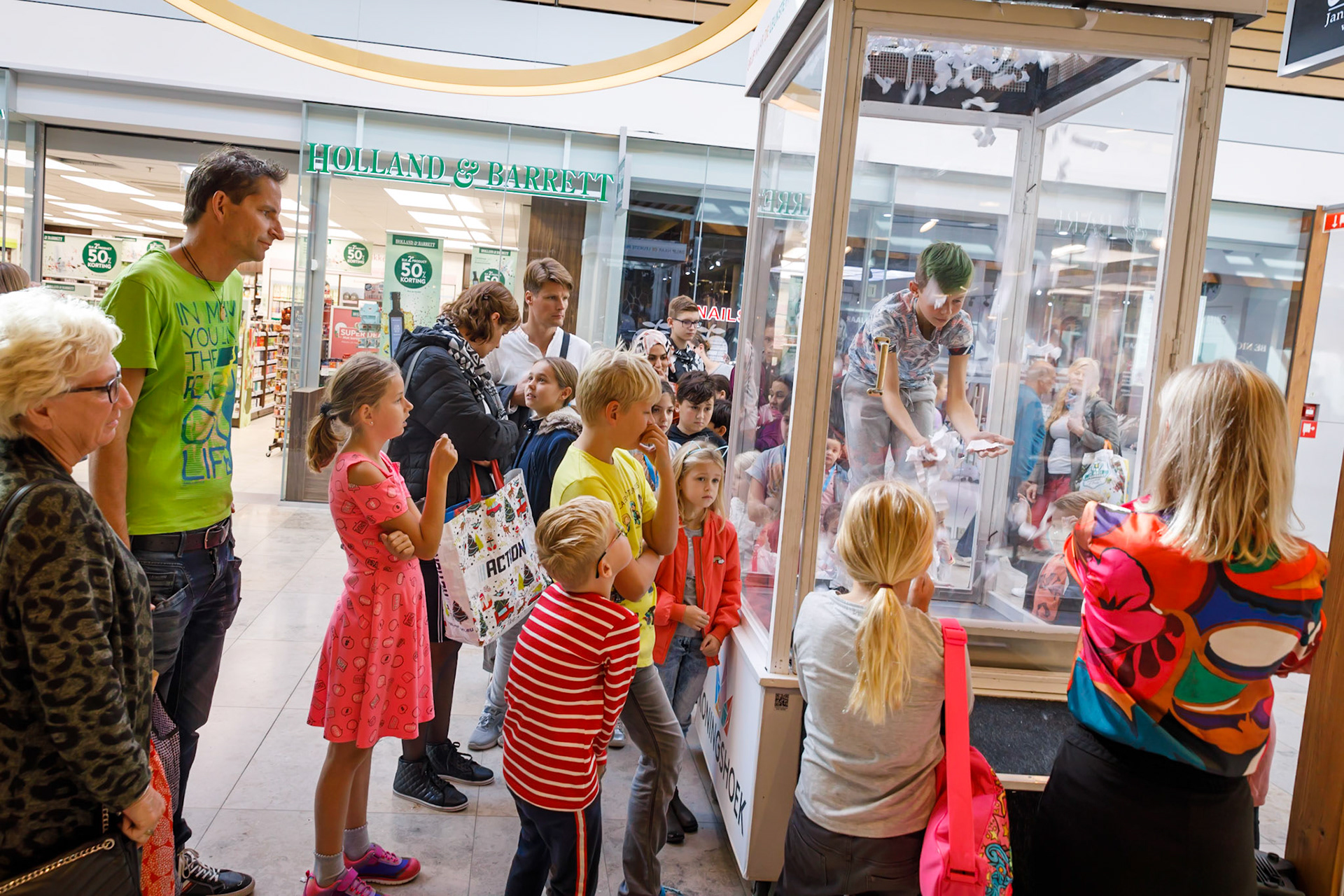 Heropening winkelcentrum Koningshoek te Maassluis.