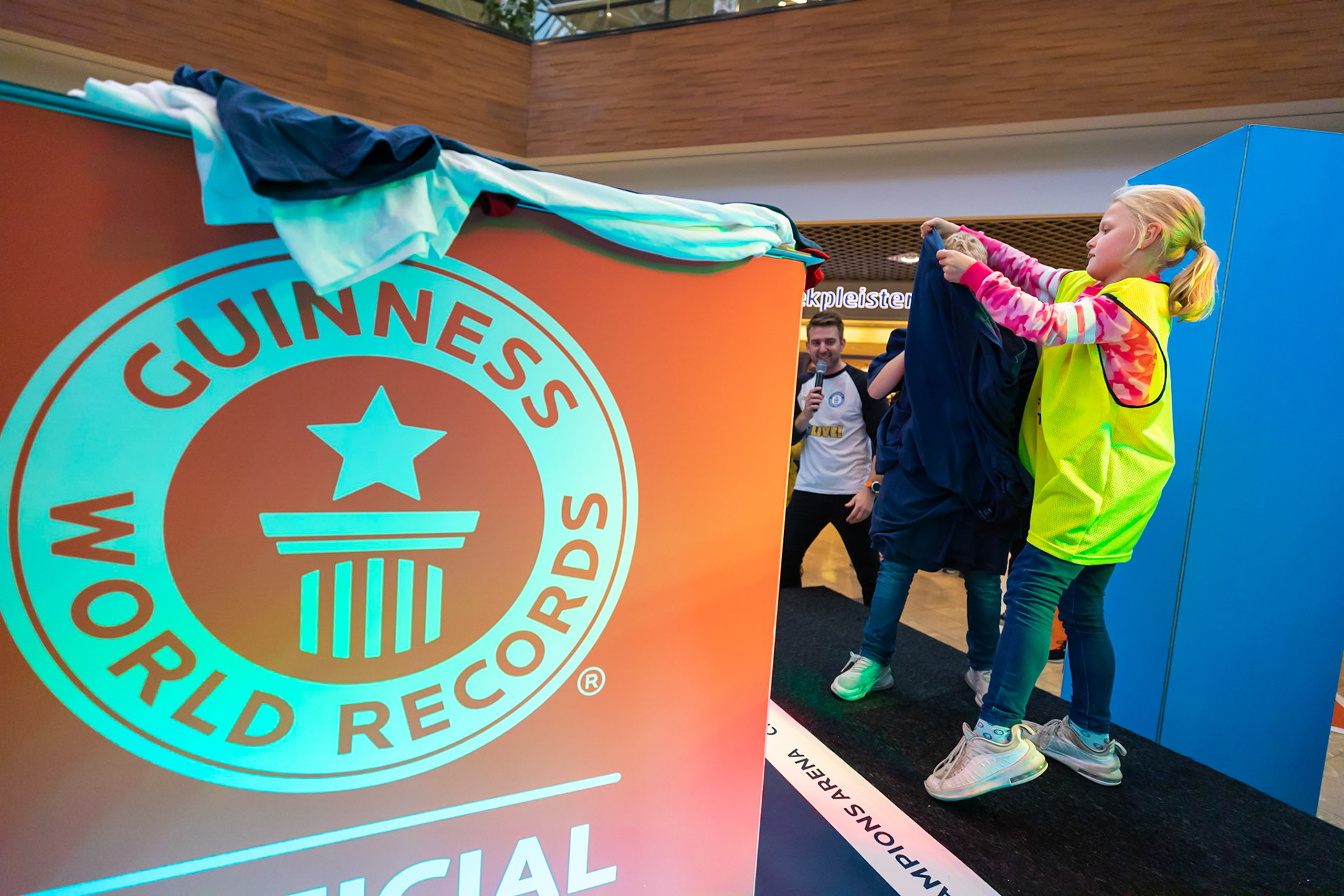 Guinness World Records Live in winkelcentrum Kronenburg te Arnhem.