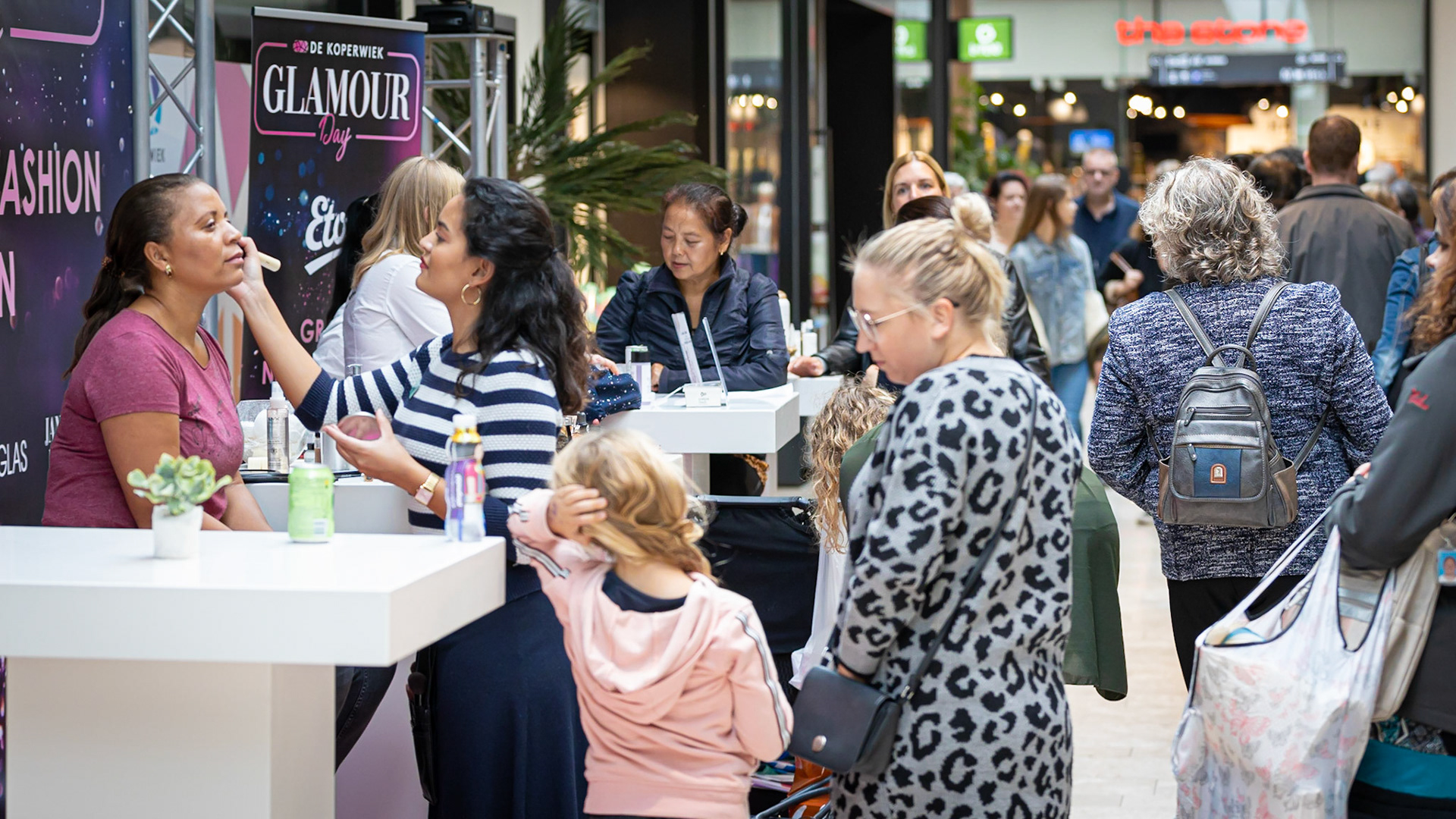 Glamour Day in winkelcentrum De Koperwiek te Capelle aan den IJssel.