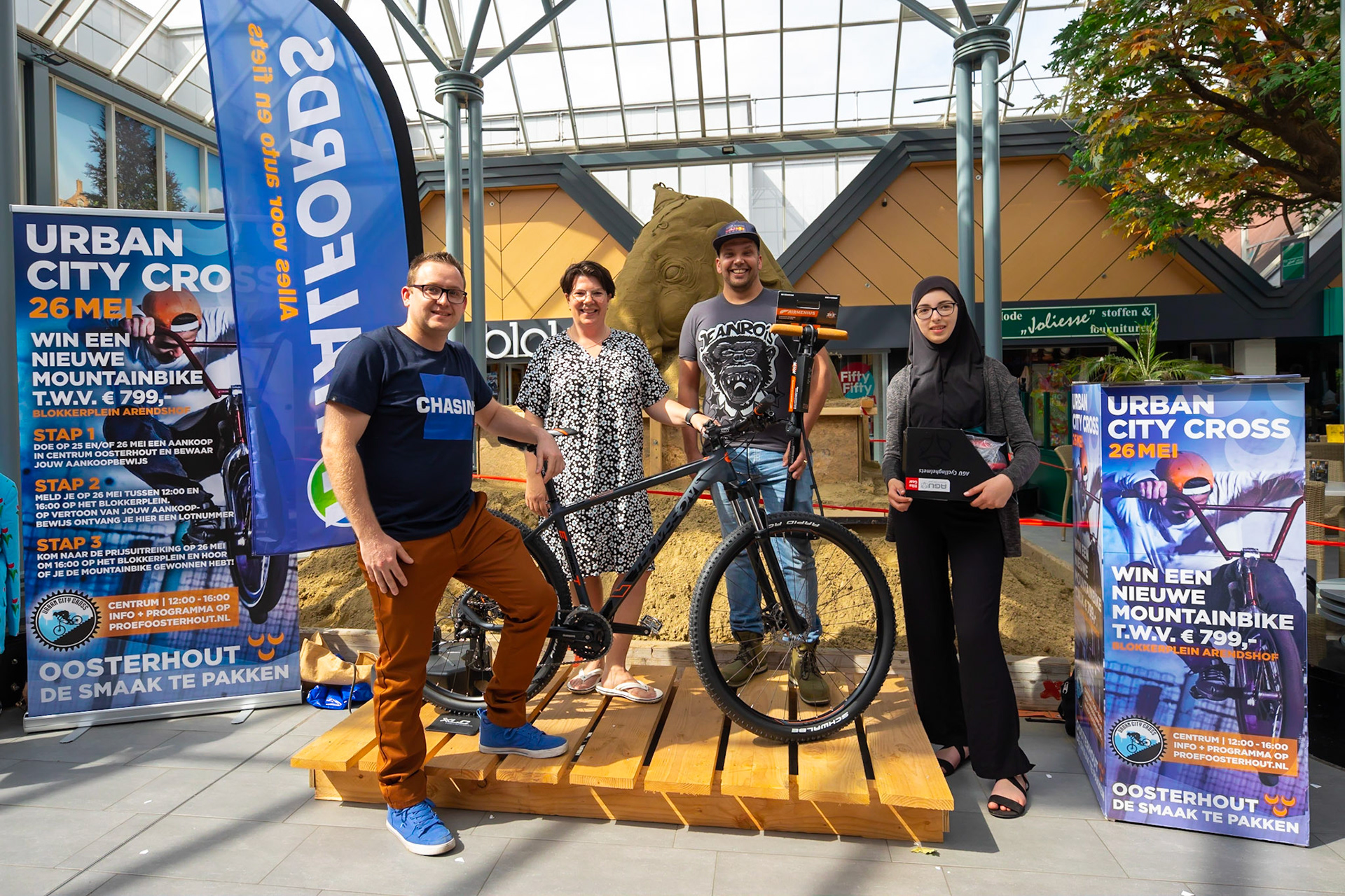 Urban City Cross in winkelcentrum Arendshof in Oosterhout.