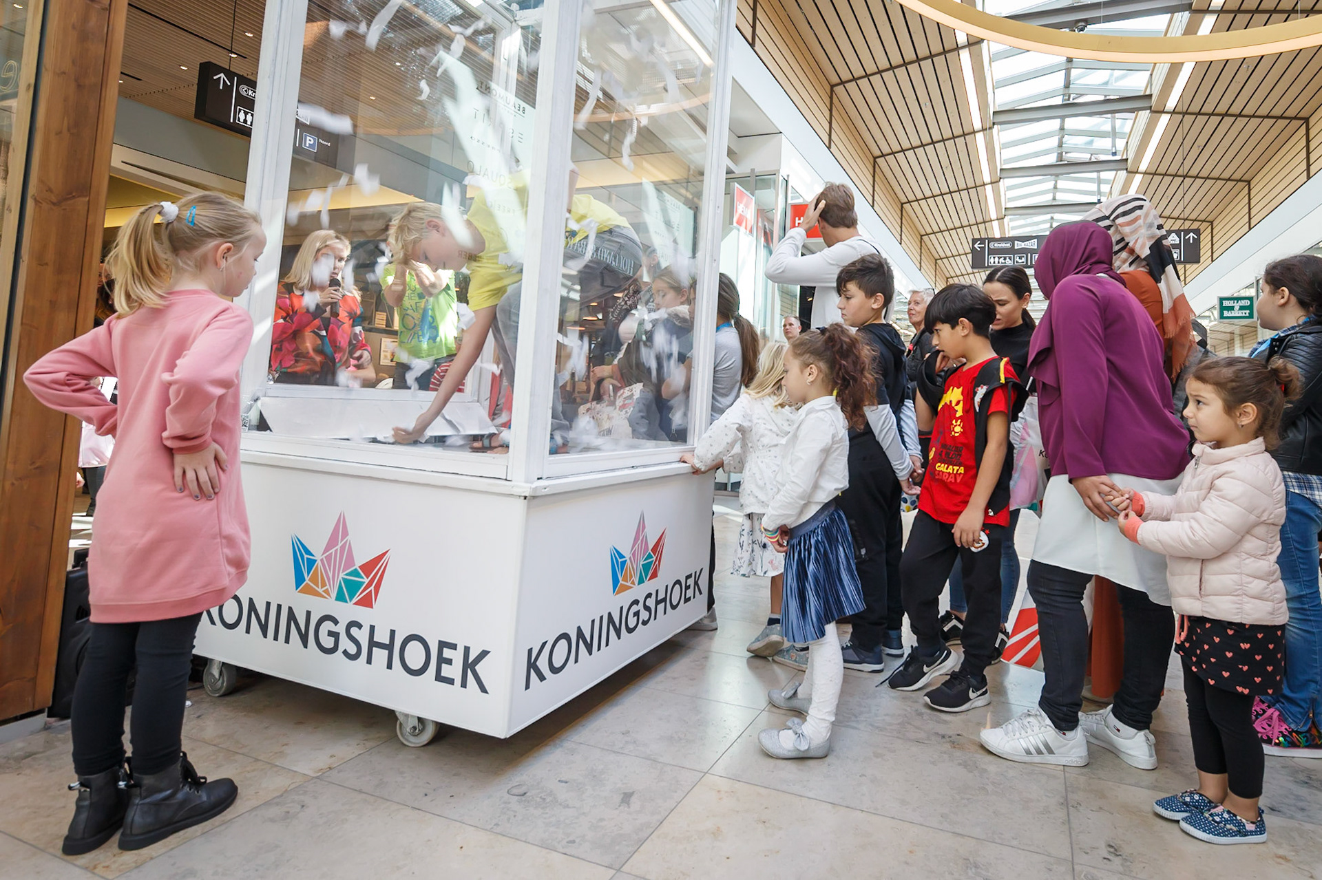 Heropening winkelcentrum Koningshoek te Maassluis.
