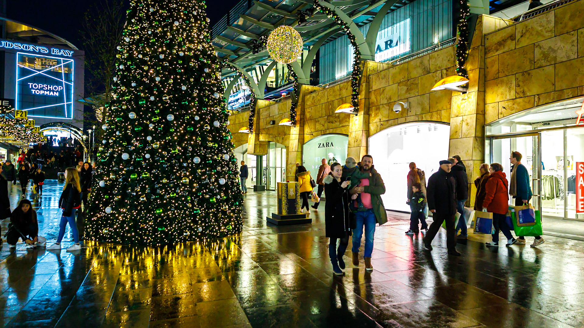 The Christmas Button in de Koopgoot Rotterdam.