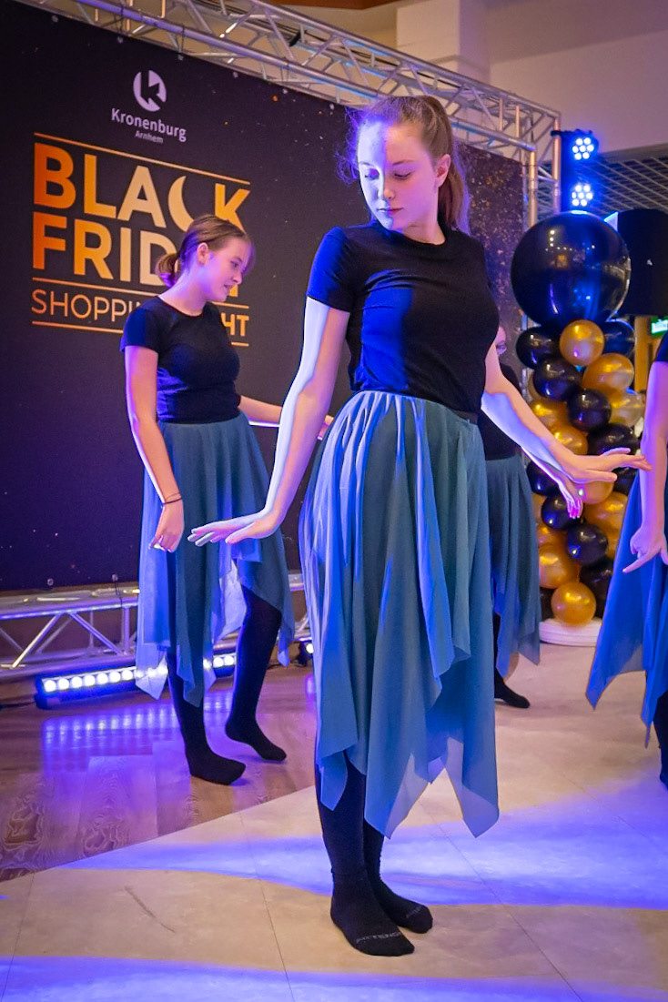Black Friday Shopping Night in winkelcentrum Kronenburg te Arnhem.